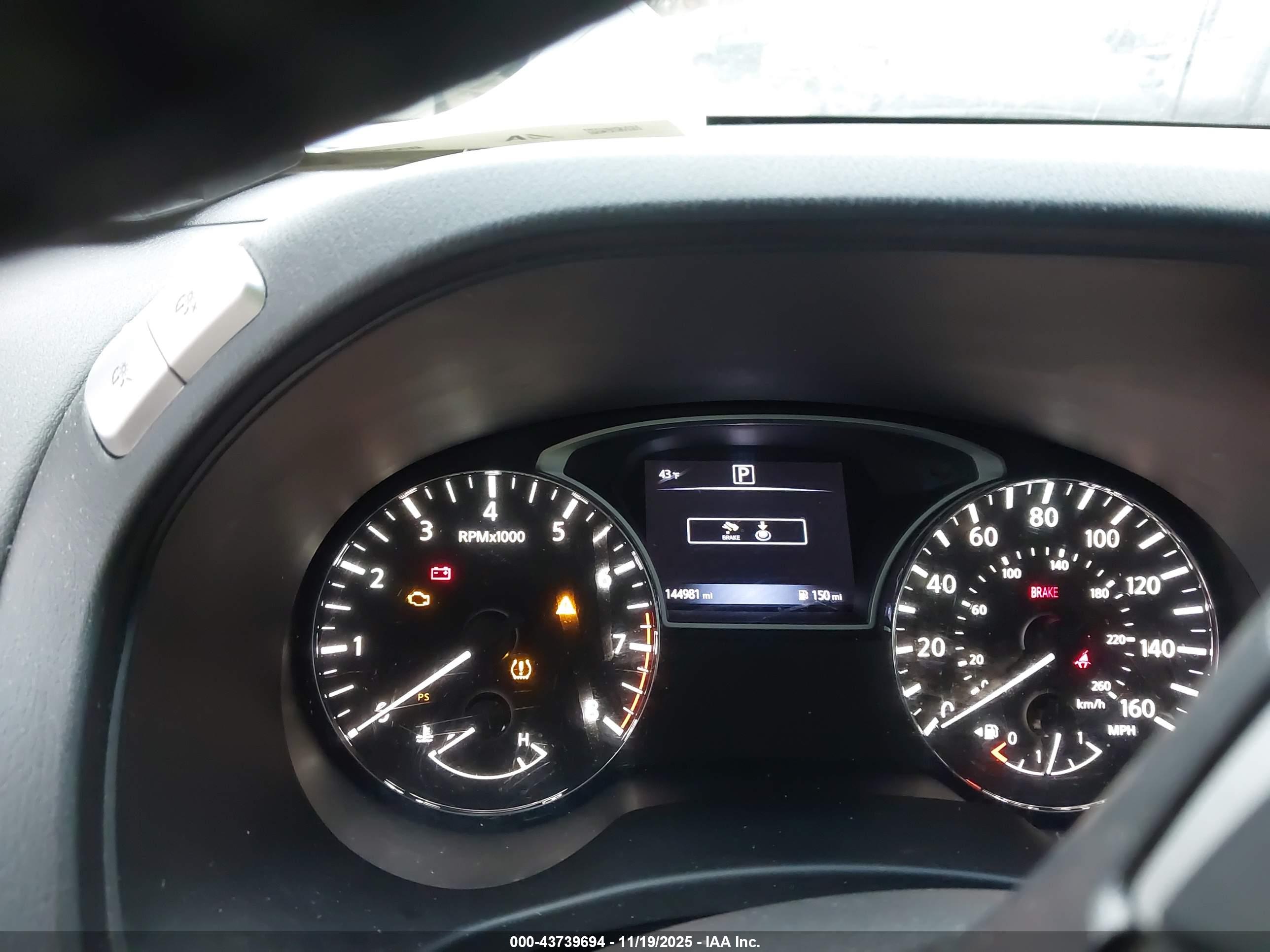 NISSAN PATHFINDER image 7