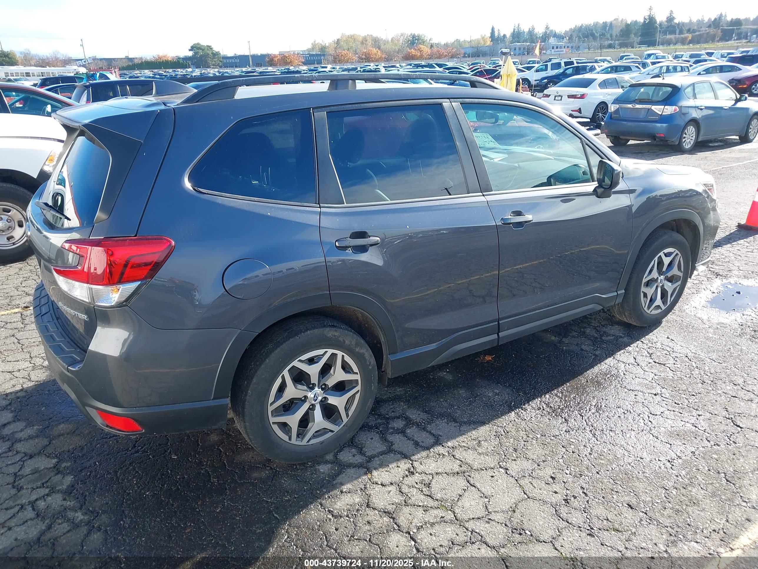 SUBARU FORESTER image 4