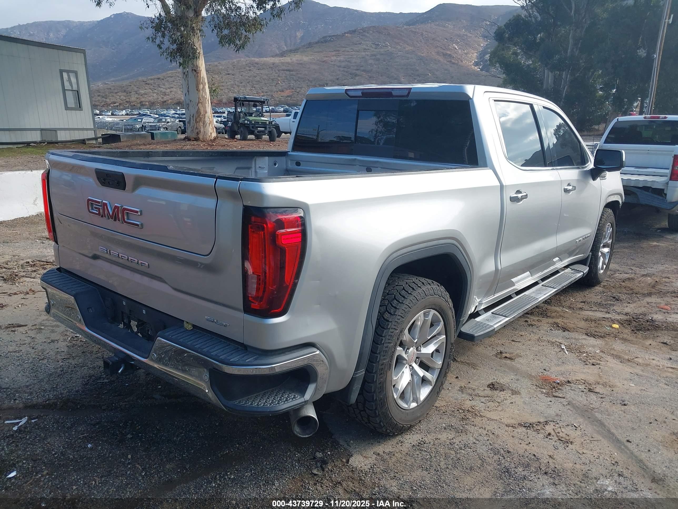 GMC SIERRA image 4