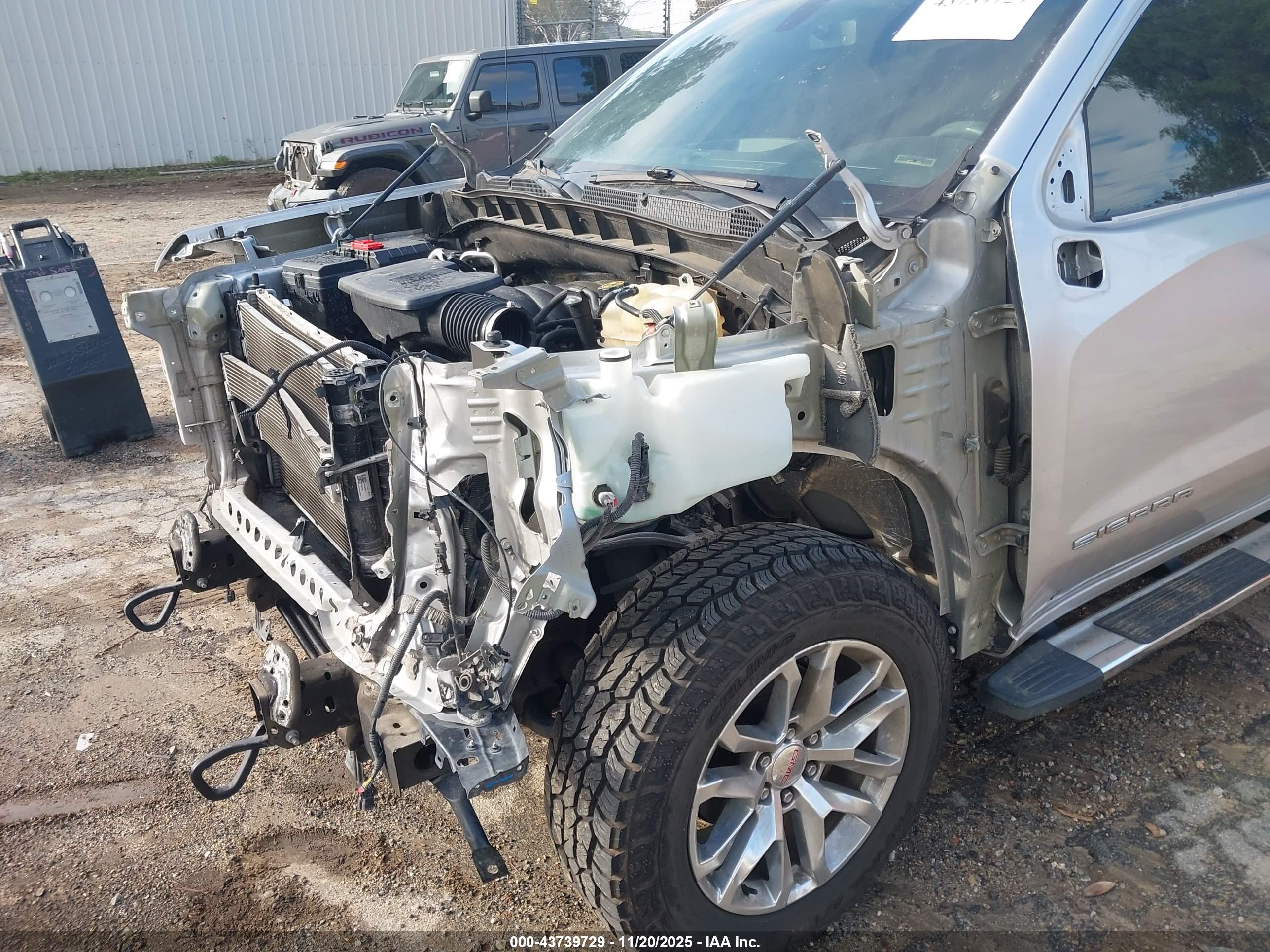 GMC SIERRA image 6