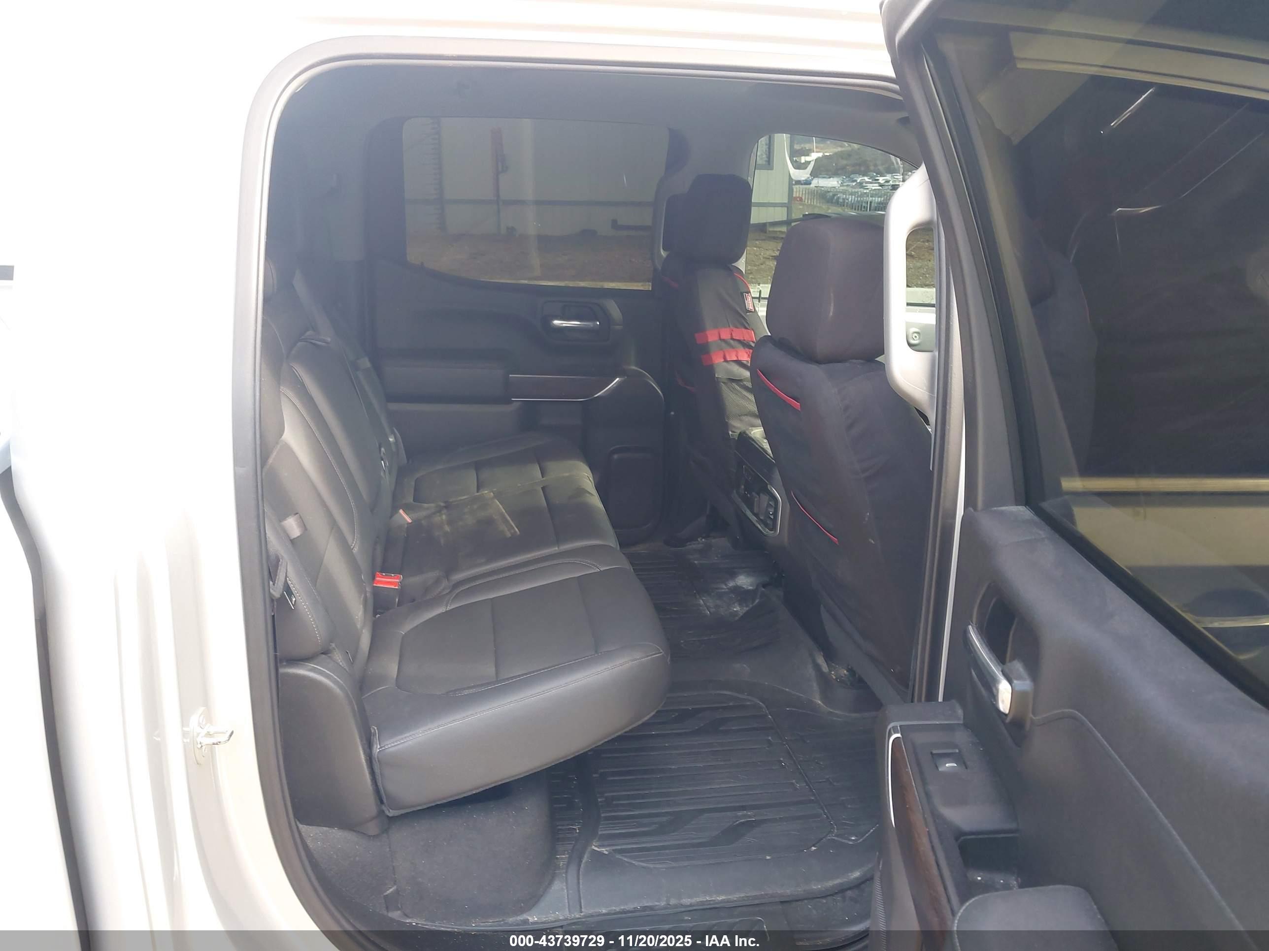 GMC SIERRA image 8
