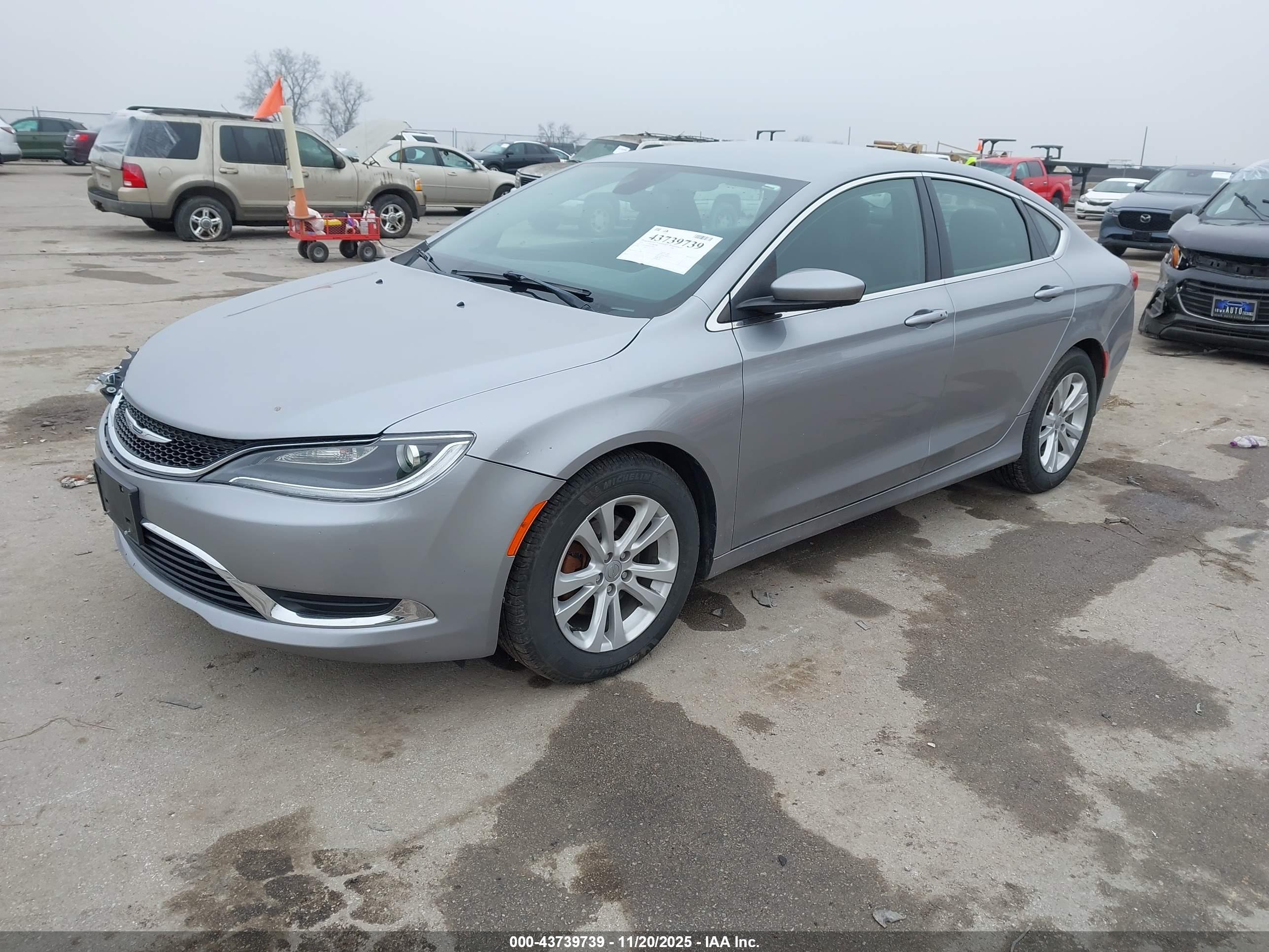 CHRYSLER 200 image 2