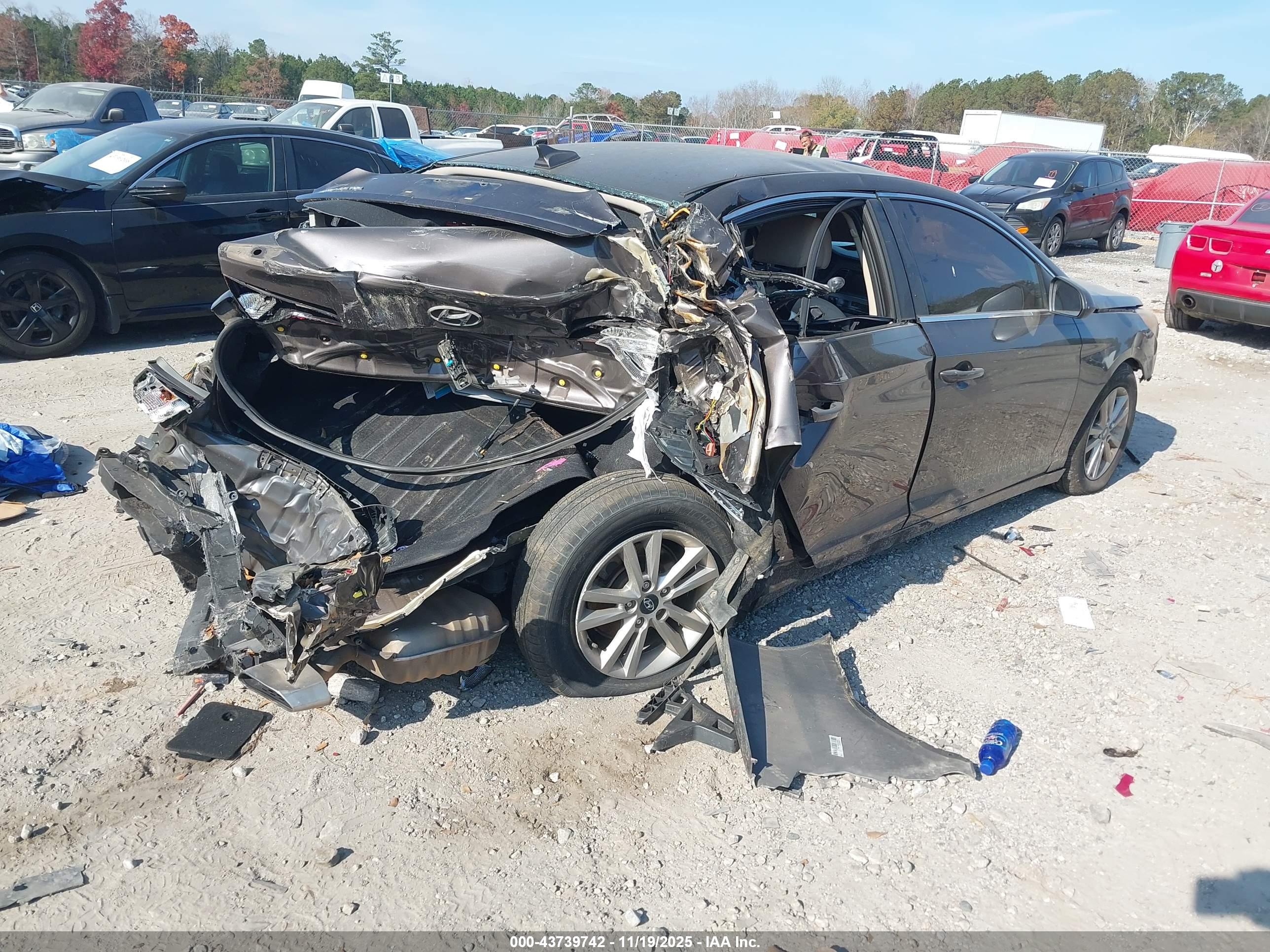 HYUNDAI SONATA image 4