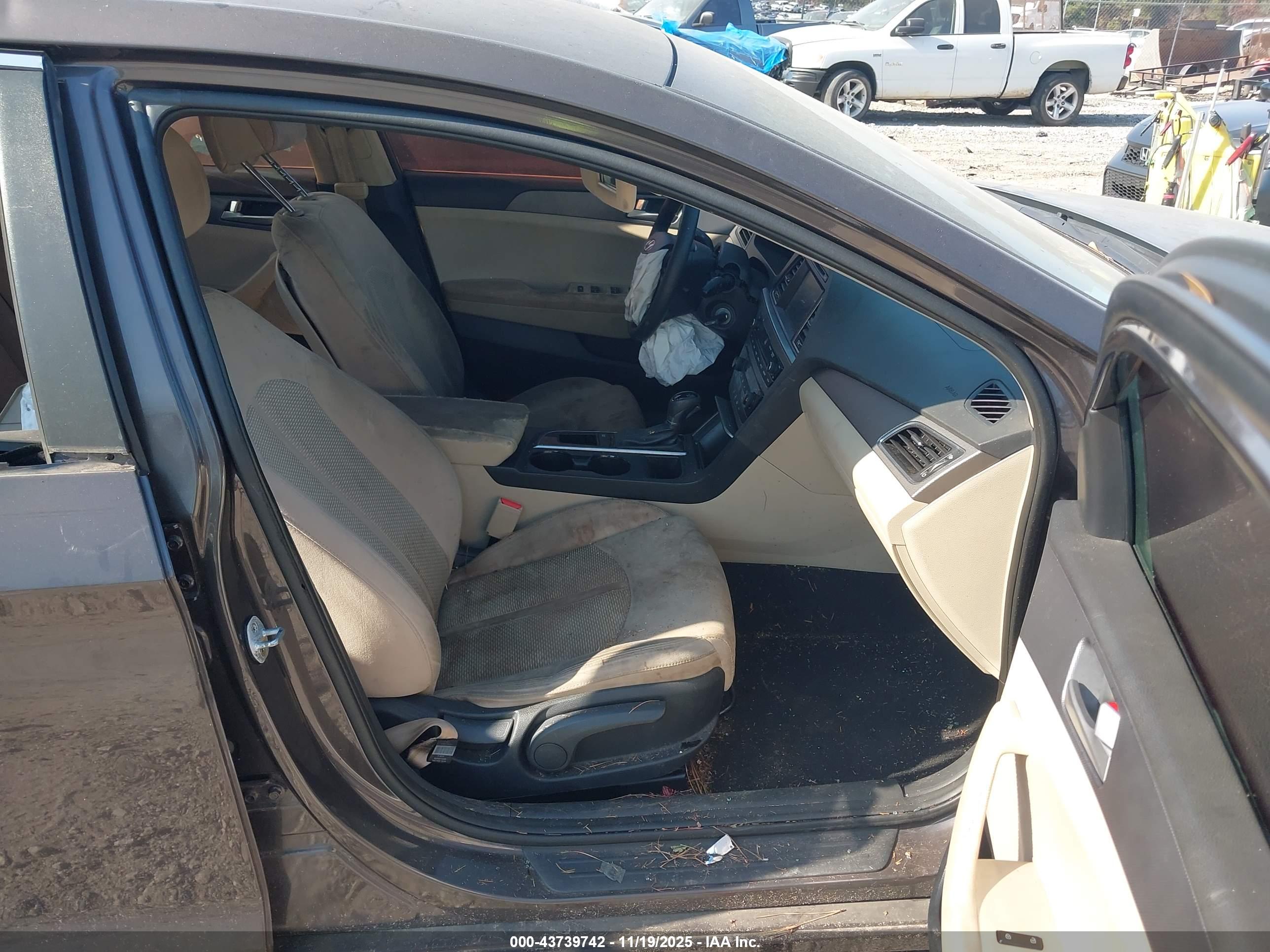 HYUNDAI SONATA image 5