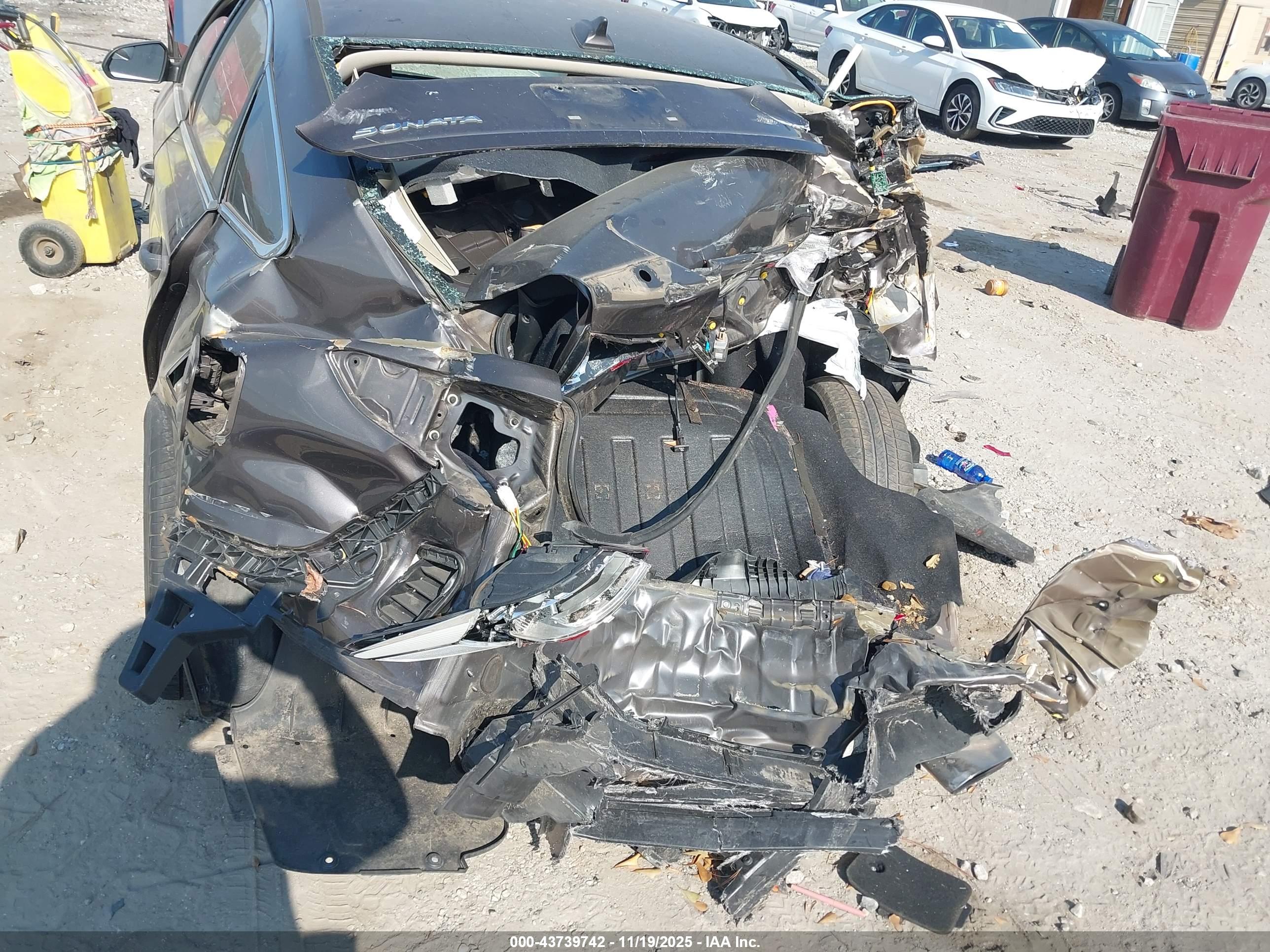 HYUNDAI SONATA image 6