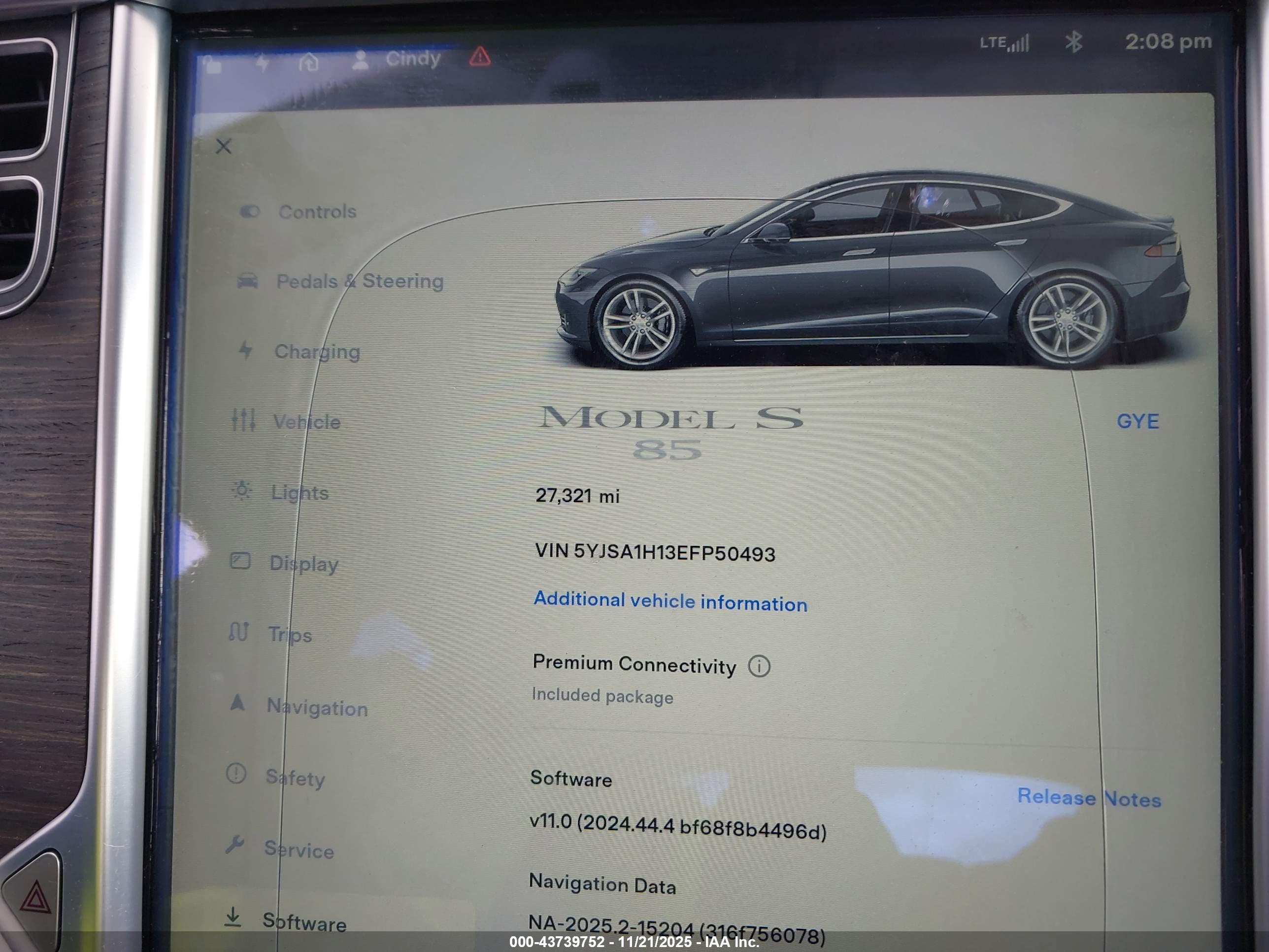 TESLA MODEL image 7