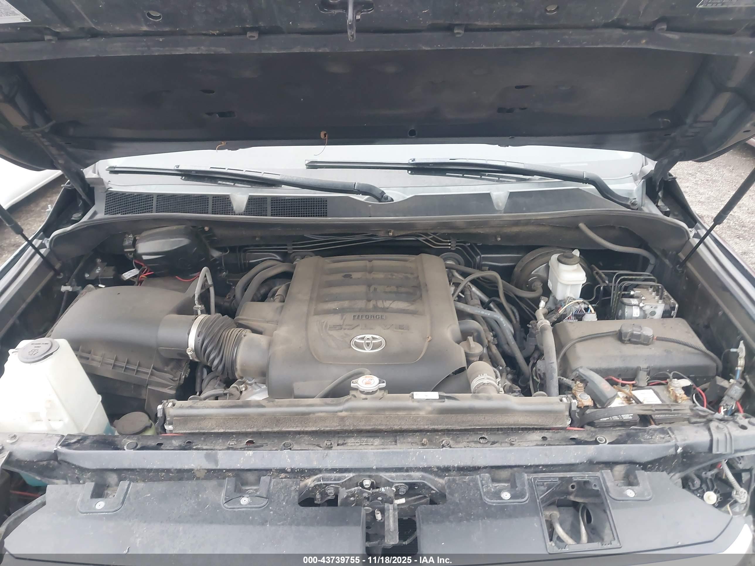 TOYOTA TUNDRA image 10