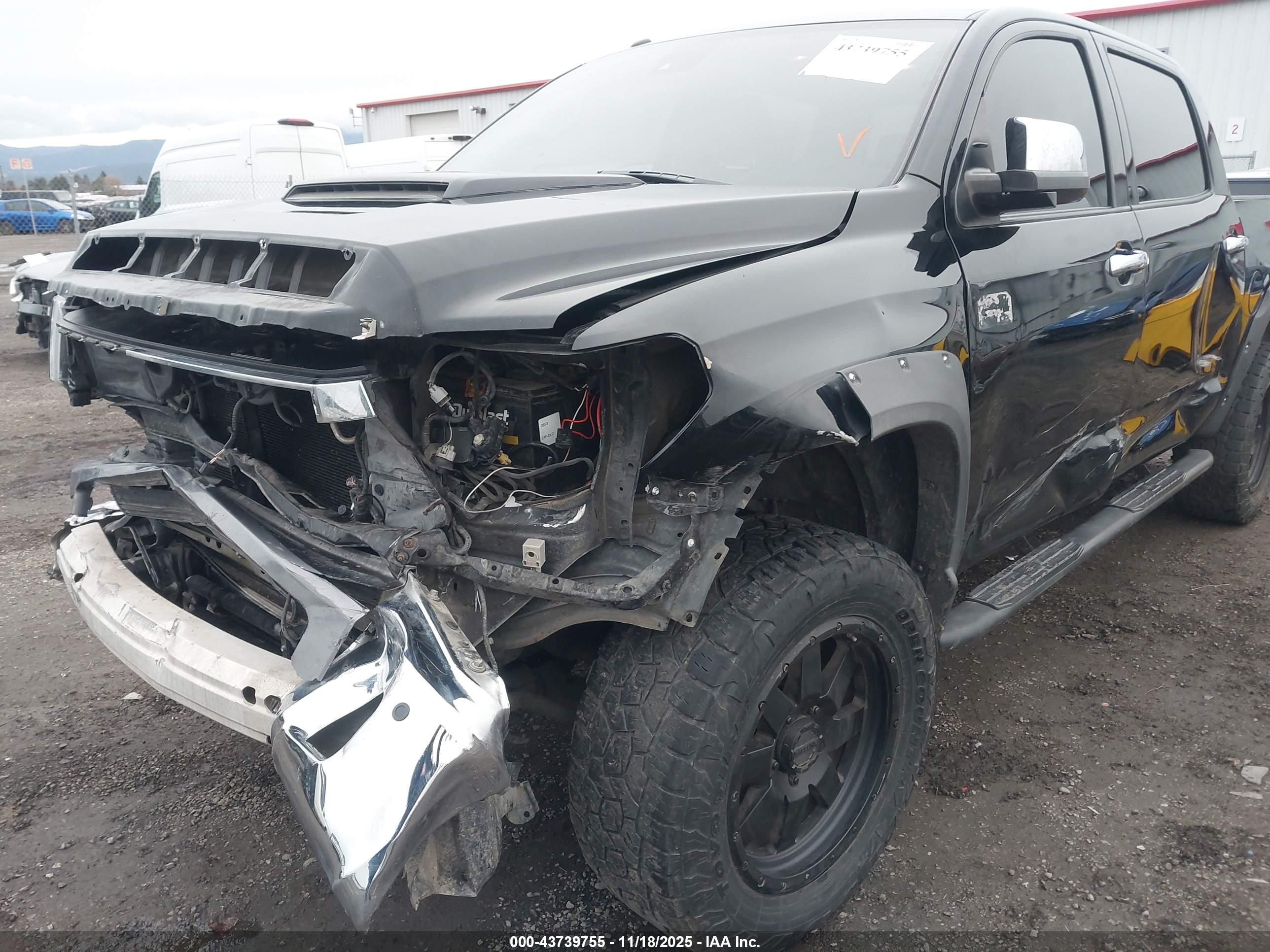TOYOTA TUNDRA image 6