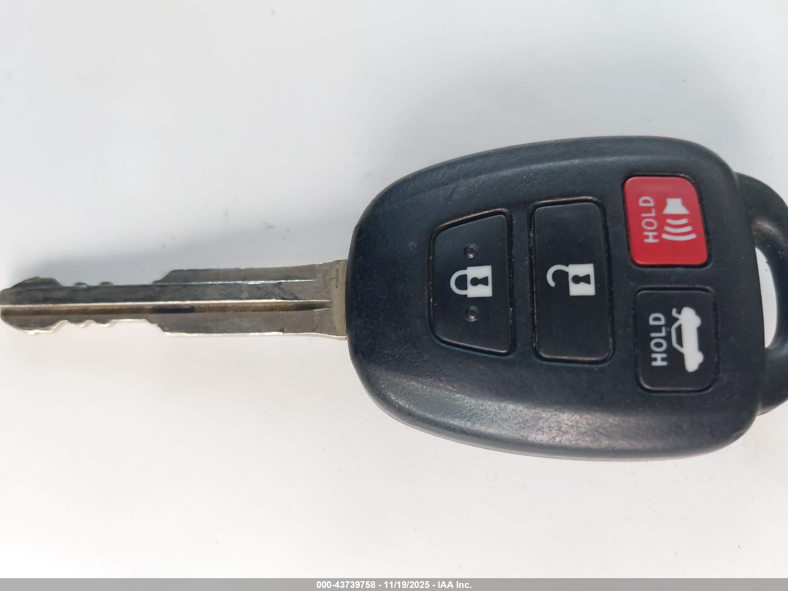 TOYOTA COROLLA image 11