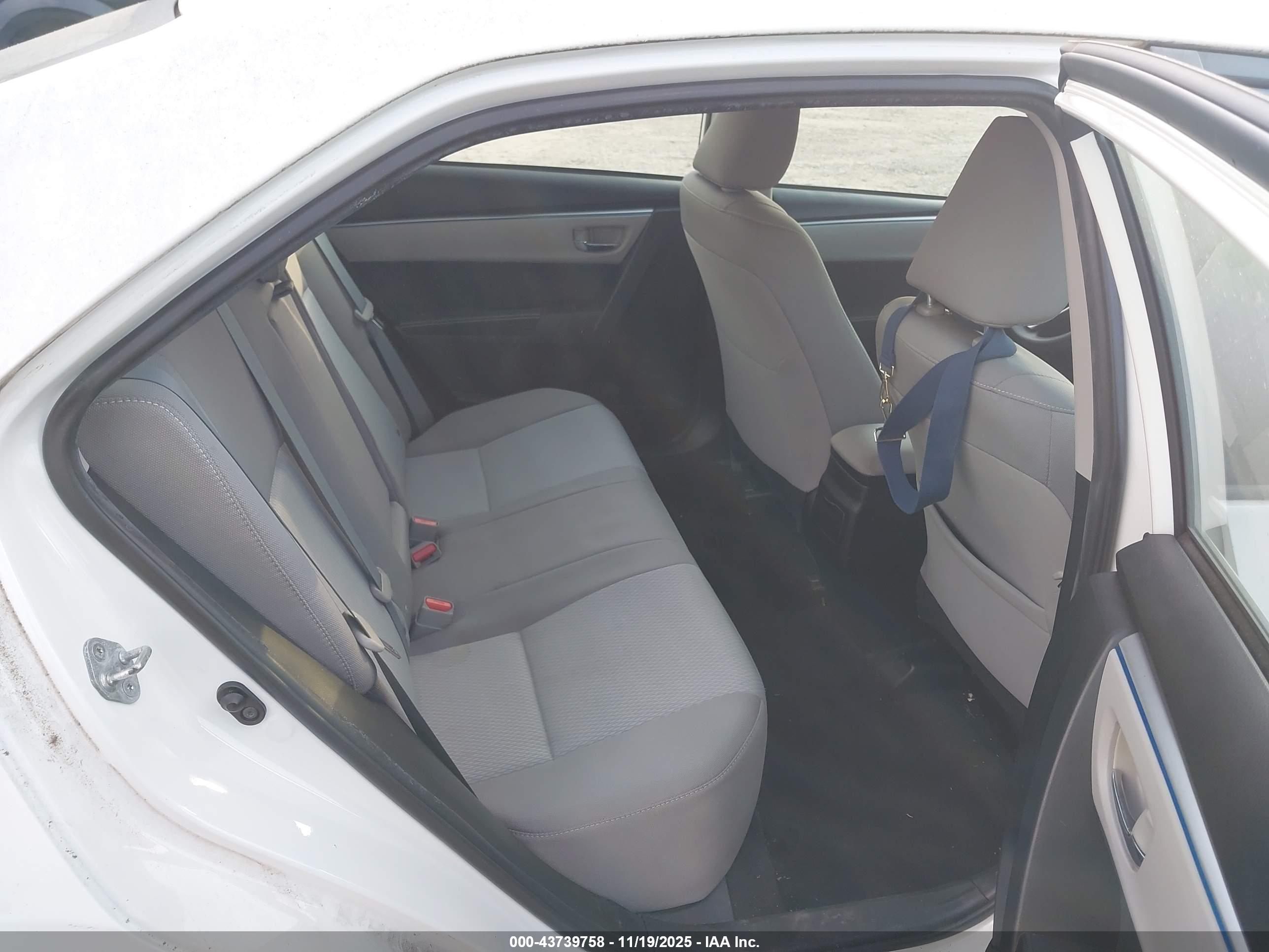 TOYOTA COROLLA image 8