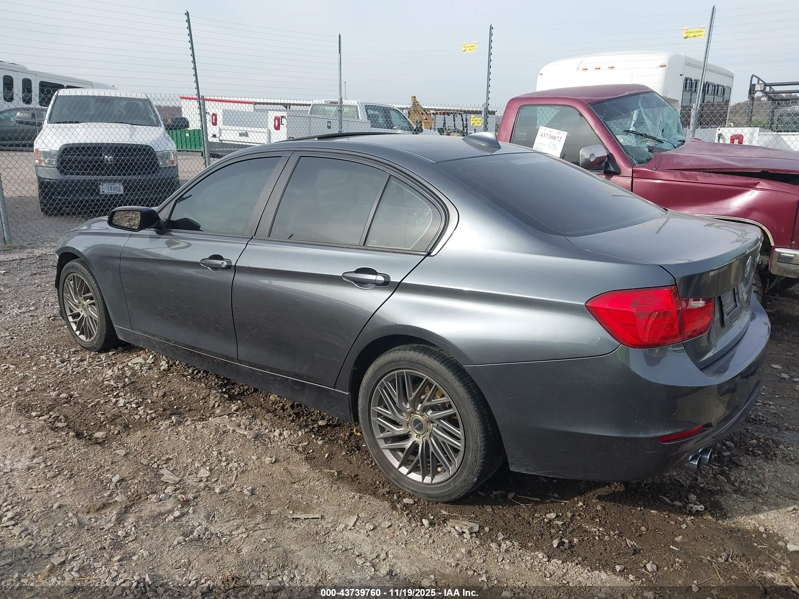 BMW 328I image 3