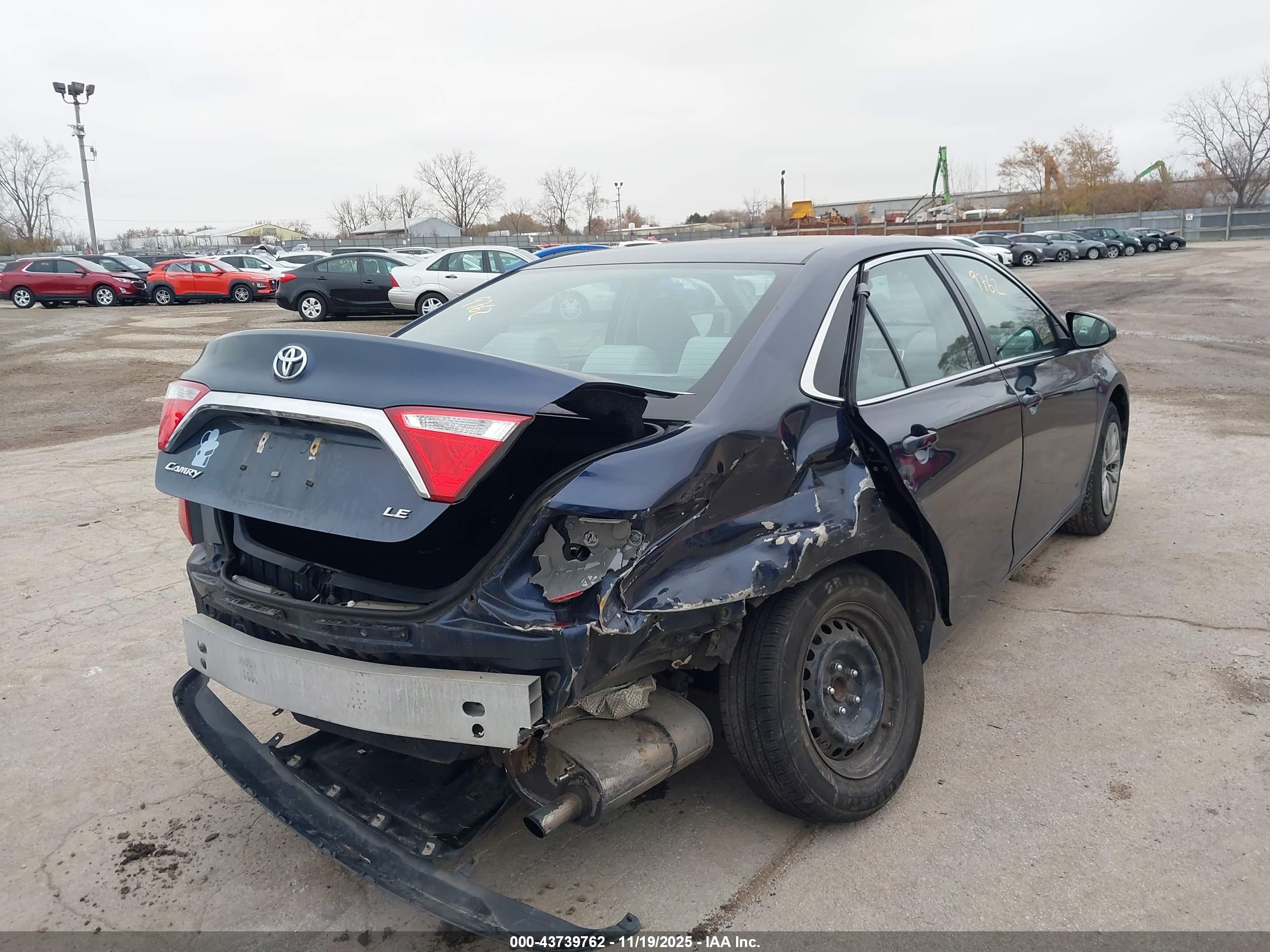 TOYOTA CAMRY image 4