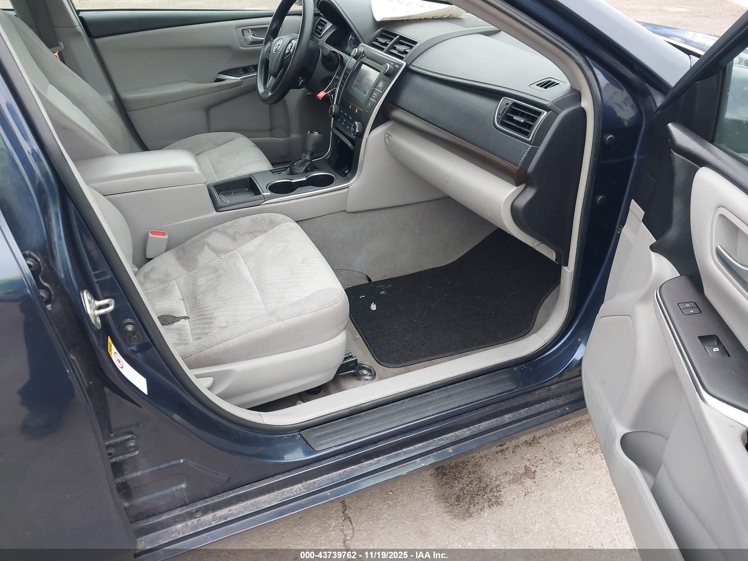 TOYOTA CAMRY image 5