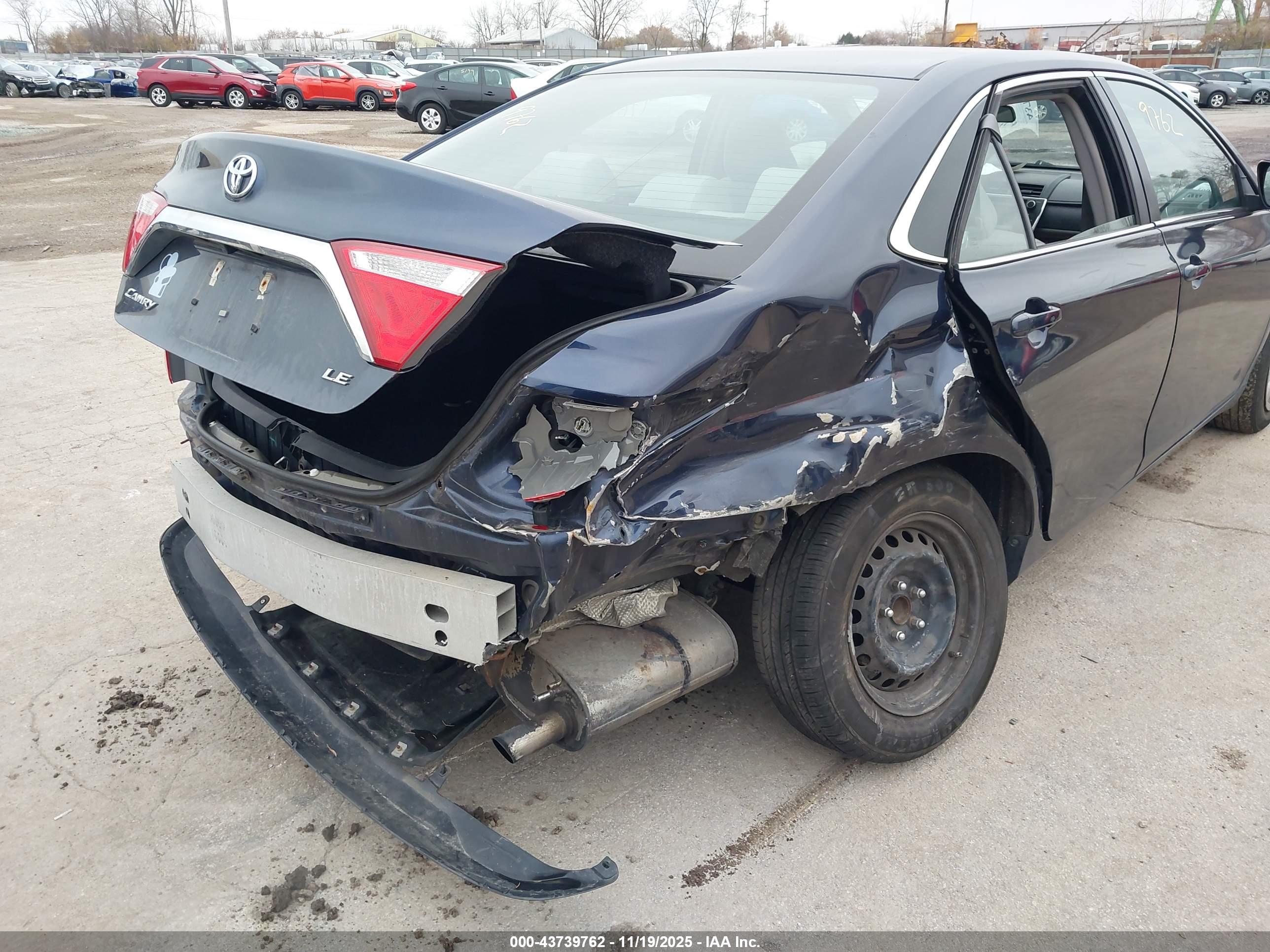TOYOTA CAMRY image 6