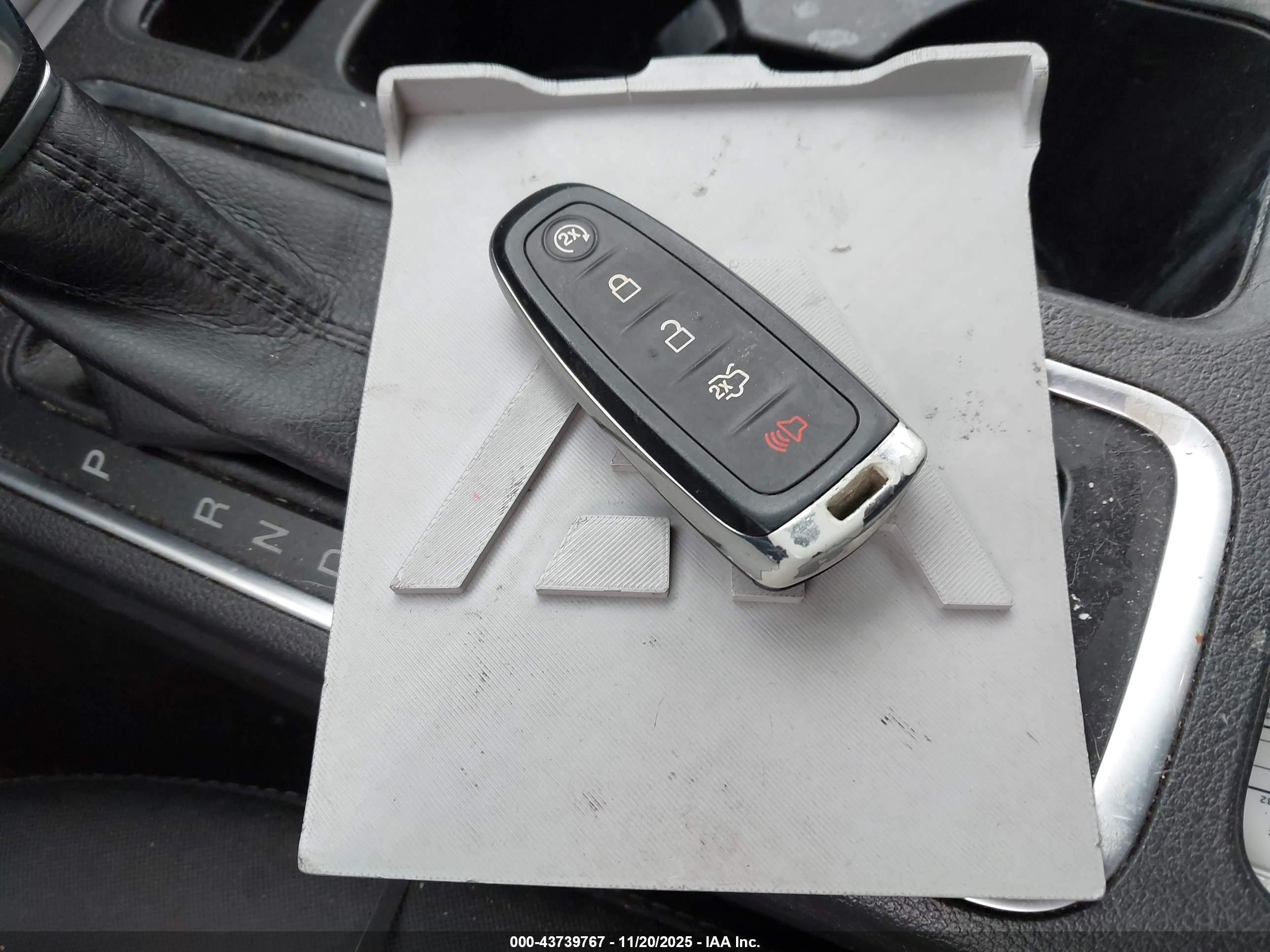 FORD ESCAPE image 11