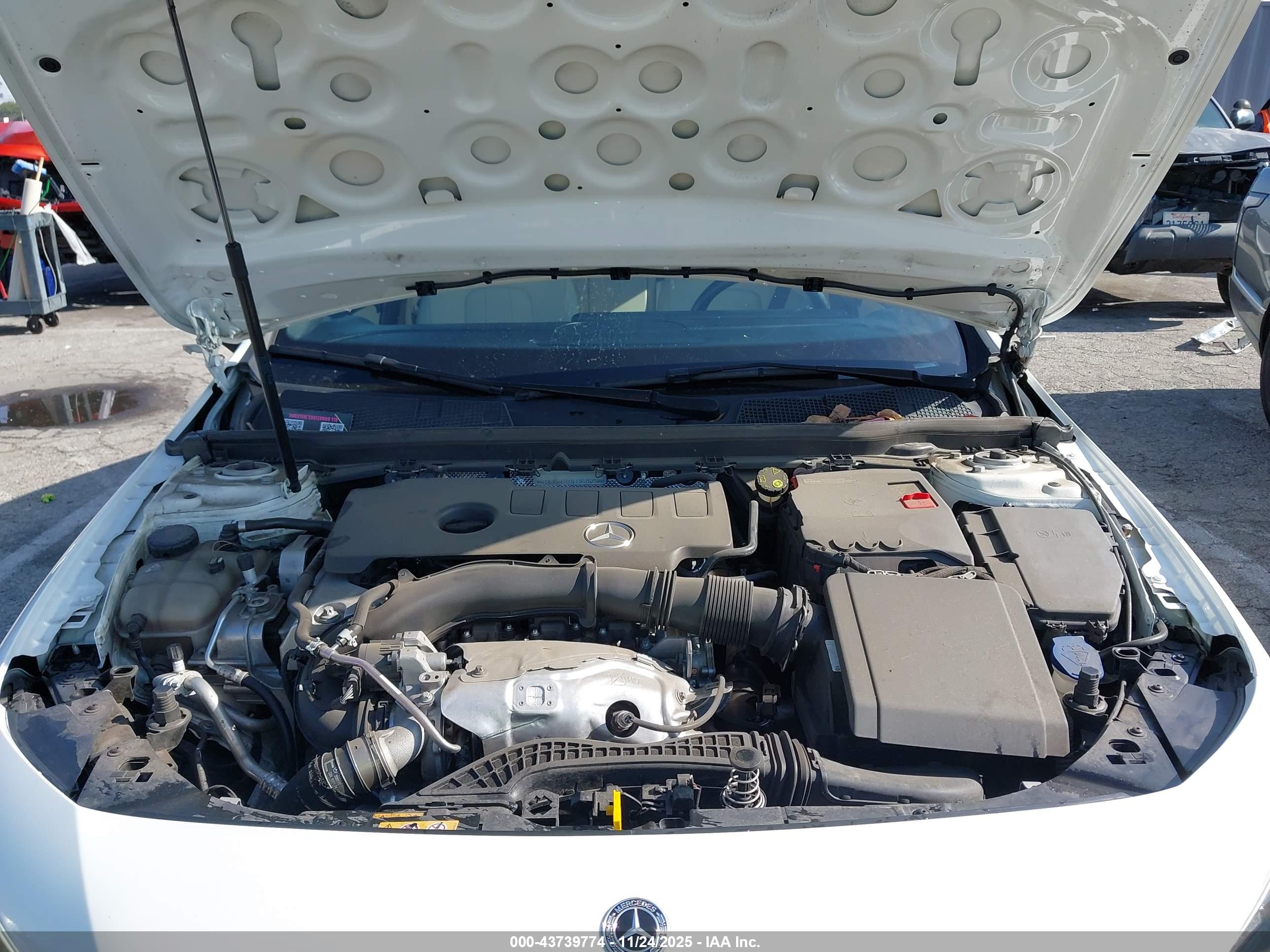 MERCEDES-BENZ A image 10