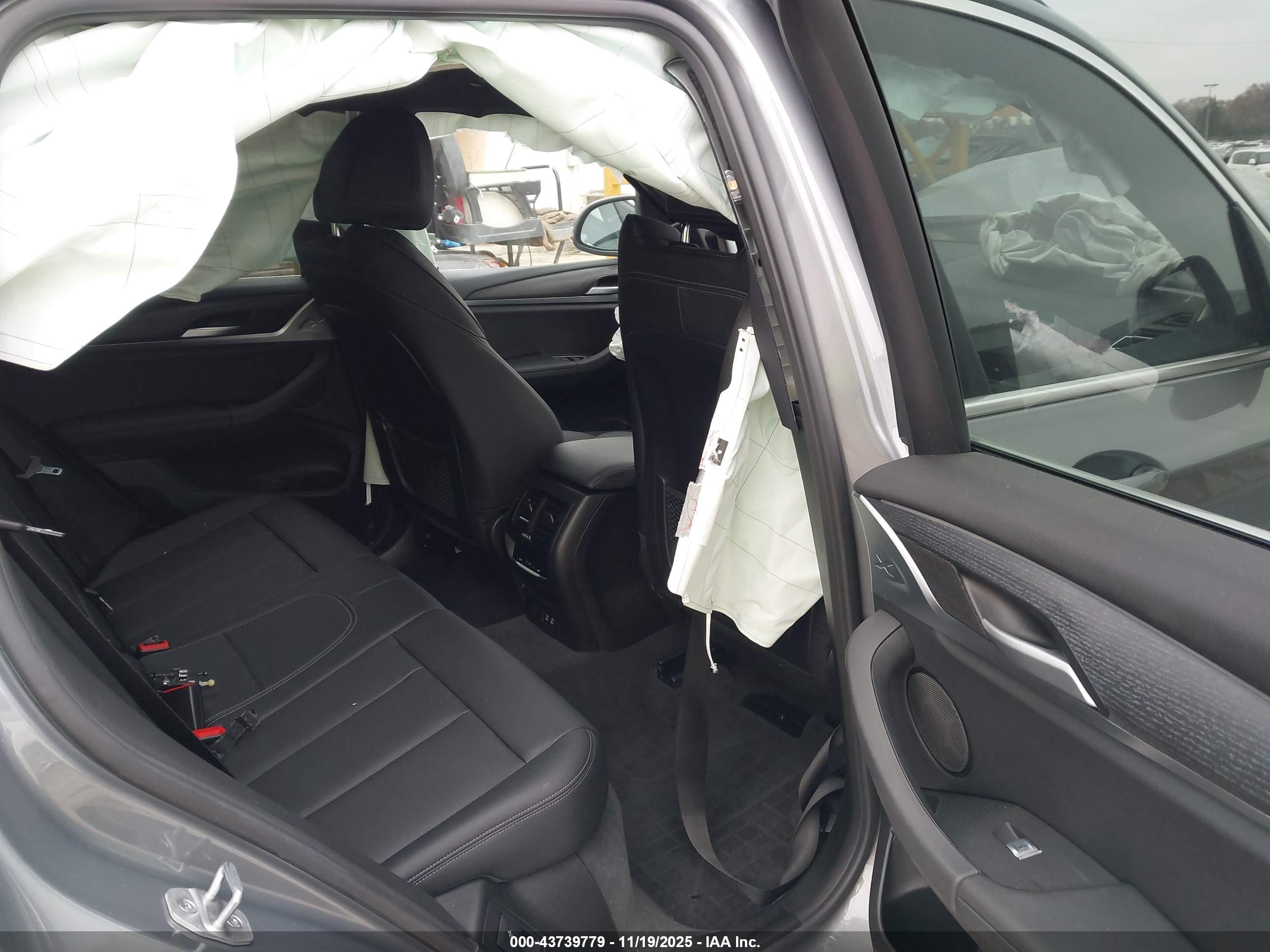 BMW X3 image 8