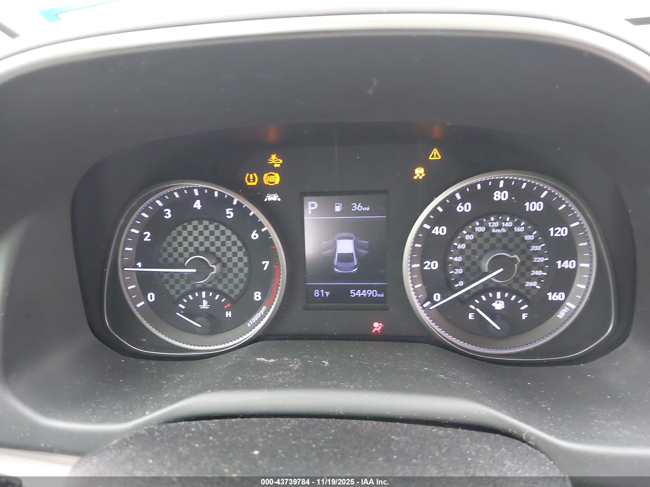 HYUNDAI ELANTRA image 7