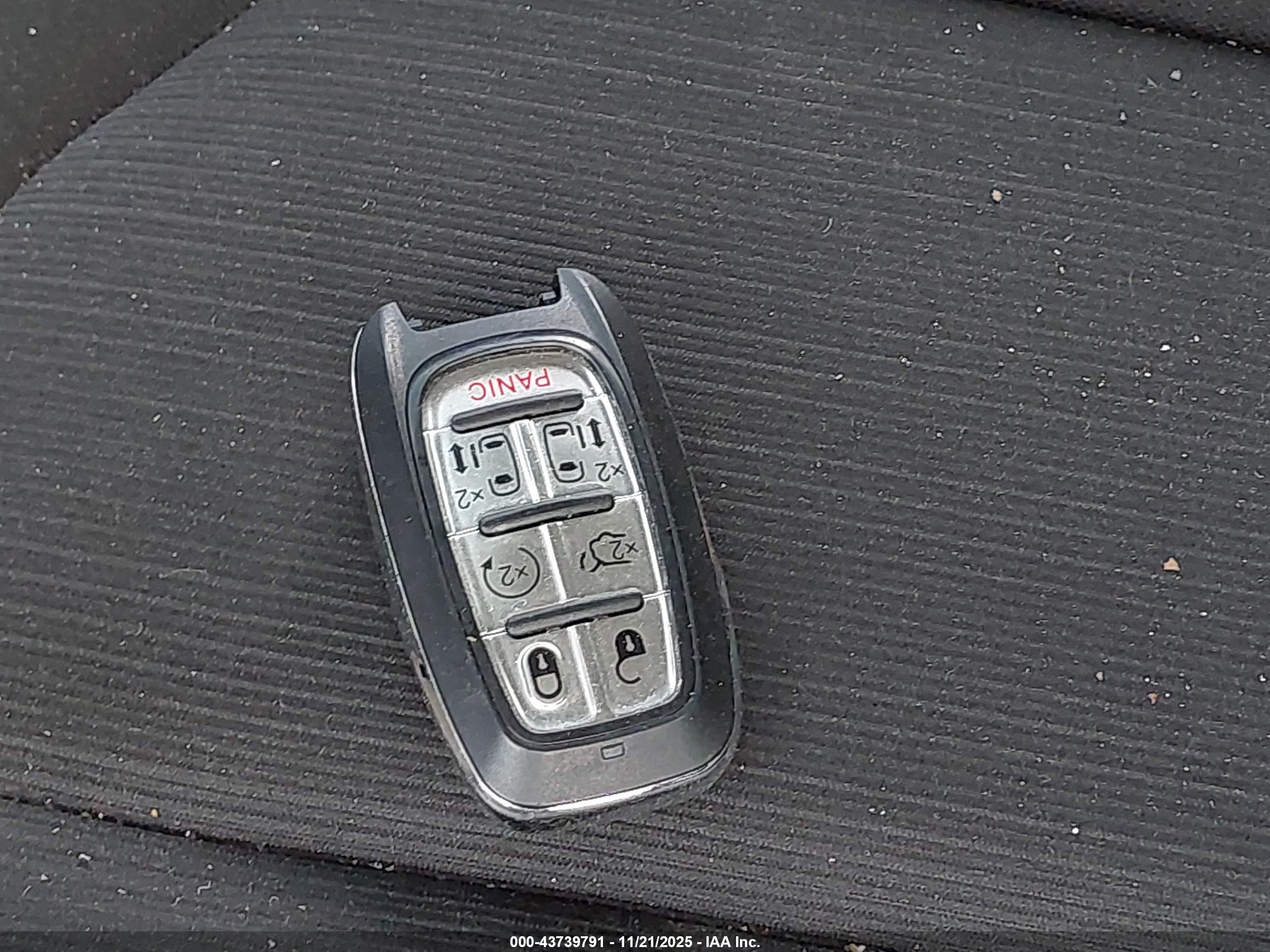 CHRYSLER VOYAGER image 11