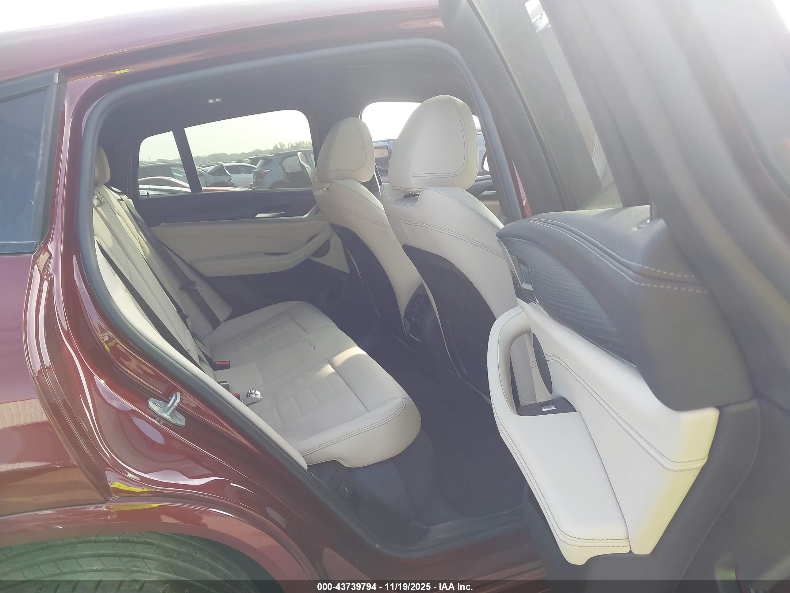 BMW X4 image 8