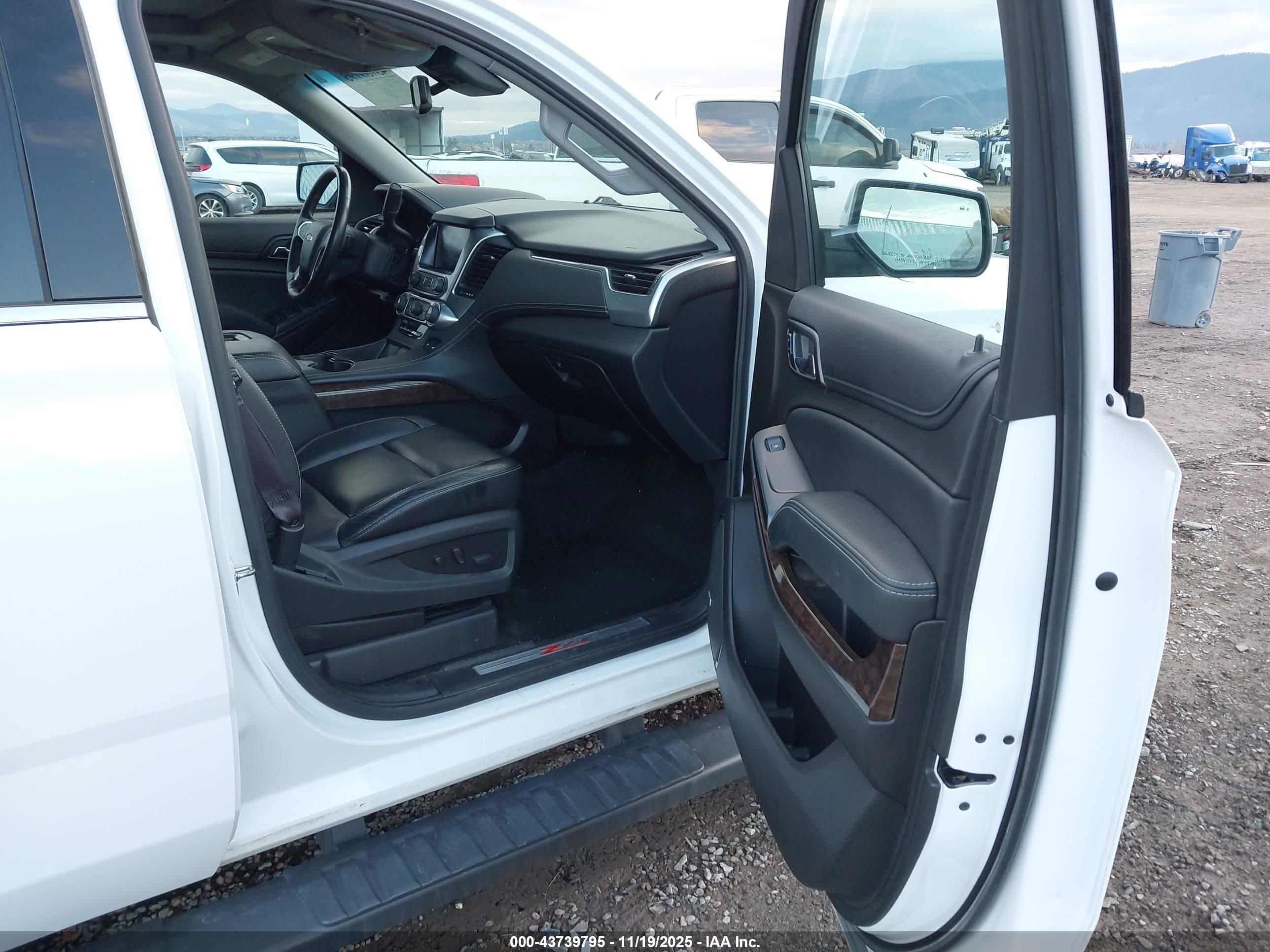 CHEVROLET TAHOE image 5