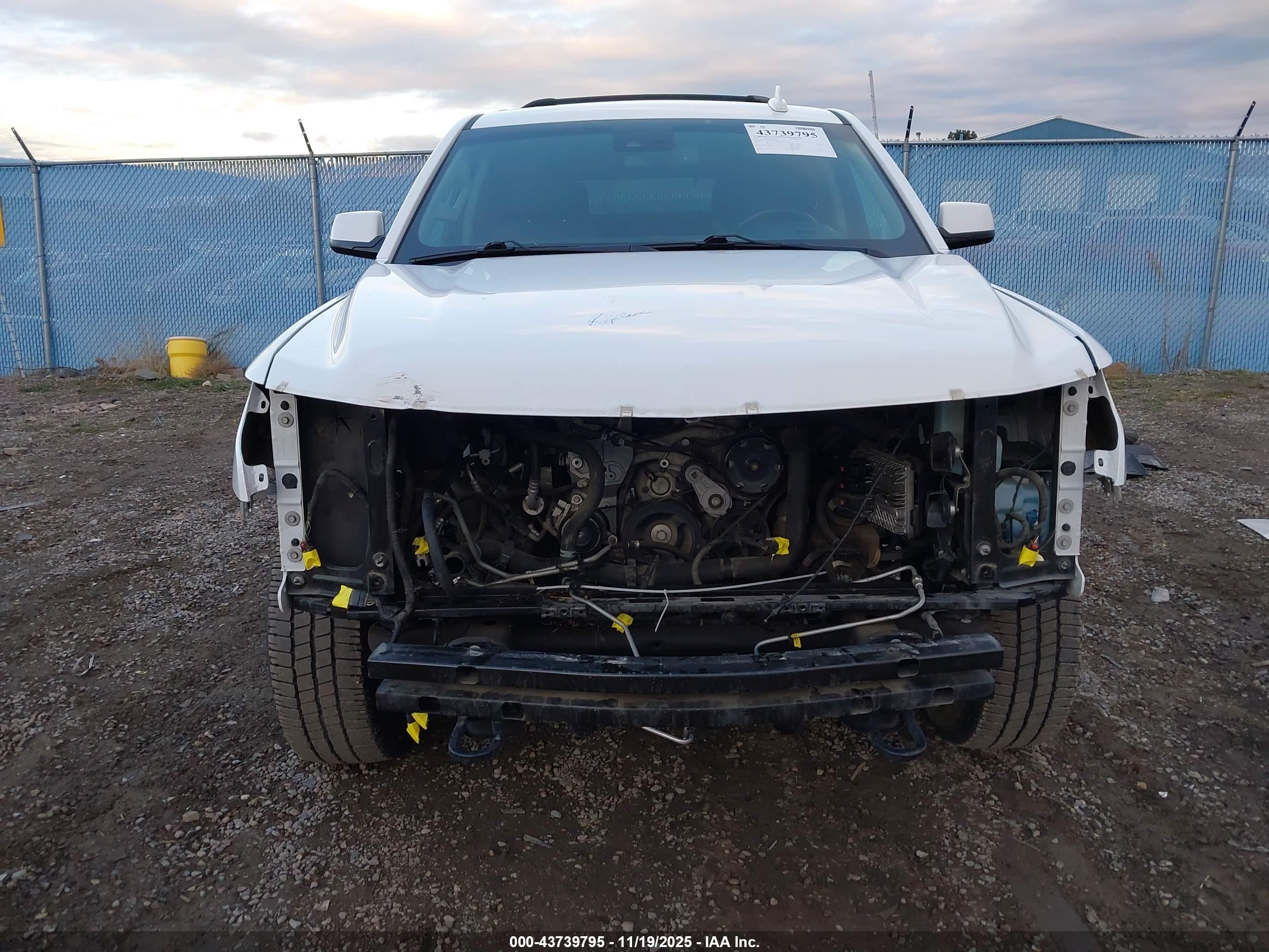 CHEVROLET TAHOE image 6