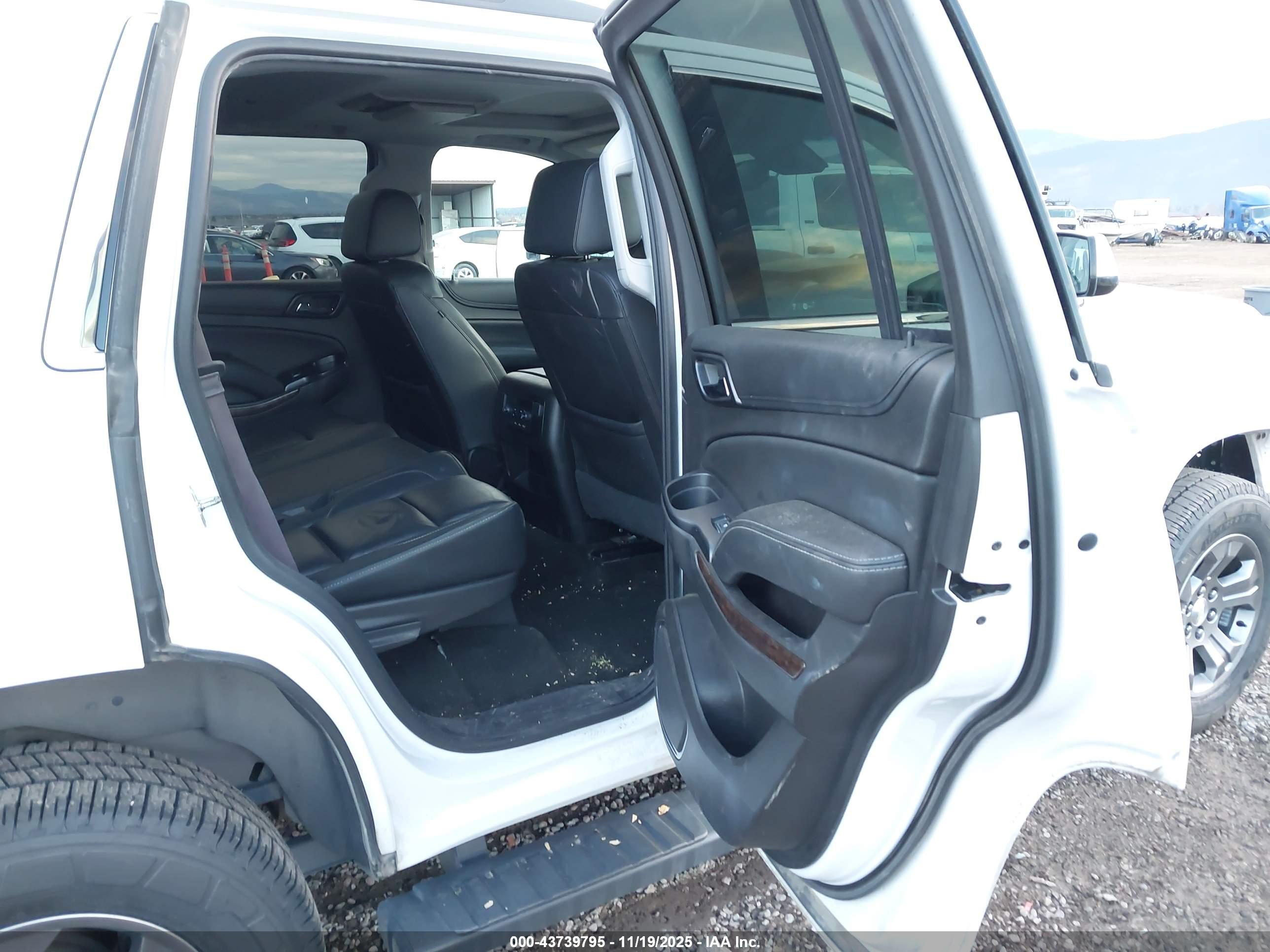 CHEVROLET TAHOE image 8