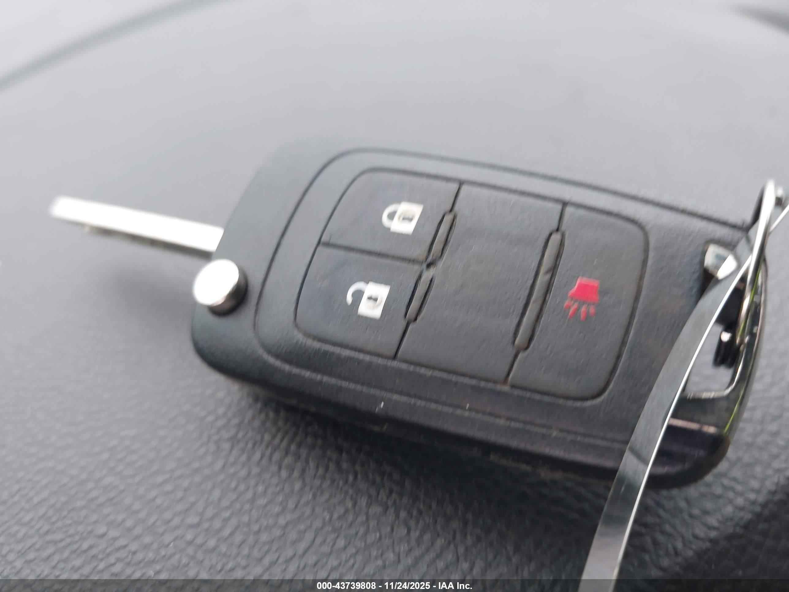 CHEVROLET EQUINOX image 11