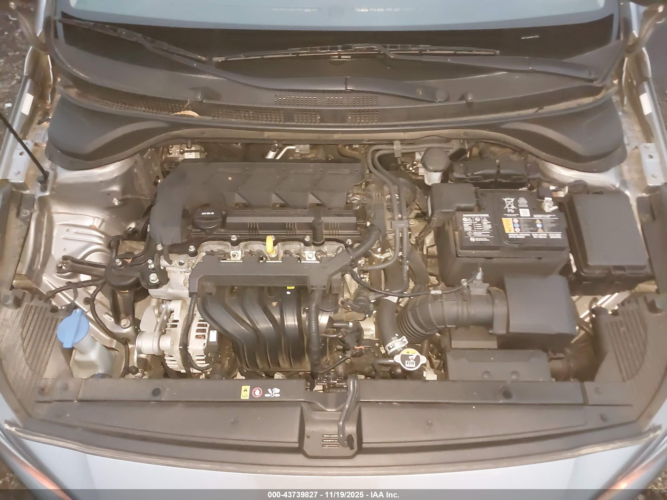 HYUNDAI ACCENT image 10