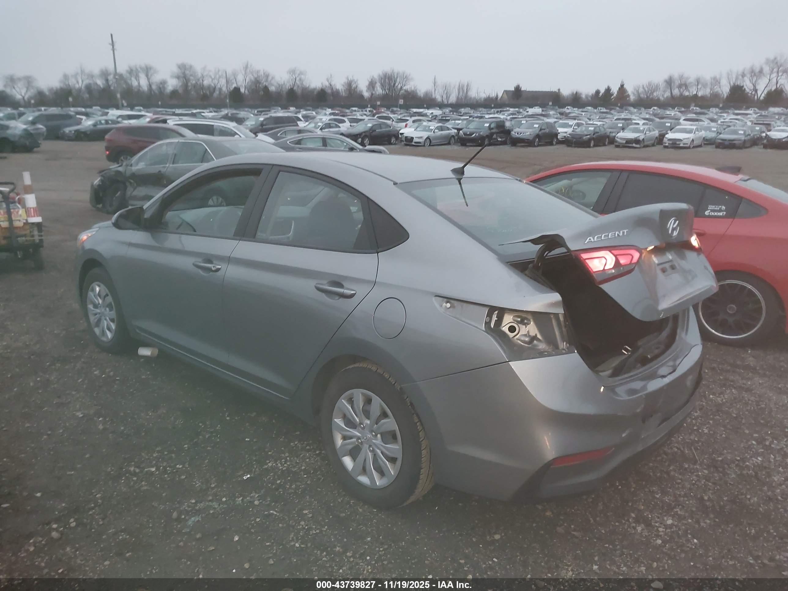 HYUNDAI ACCENT image 3