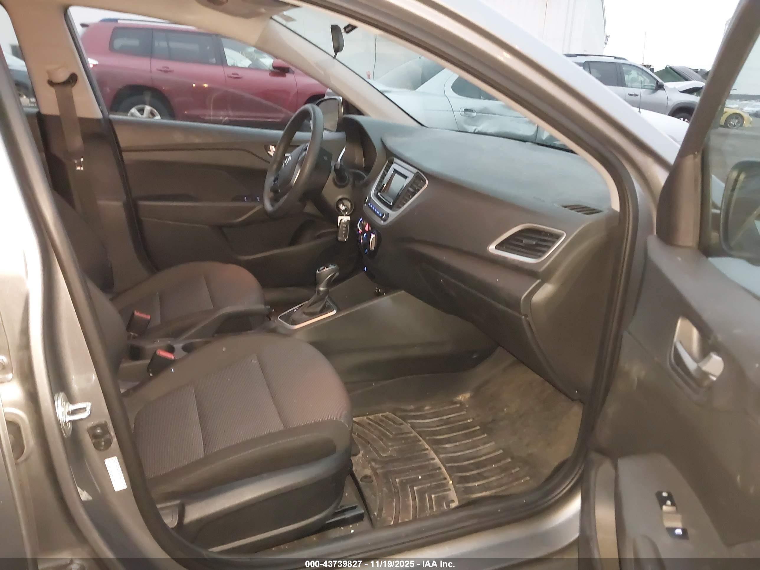 HYUNDAI ACCENT image 5