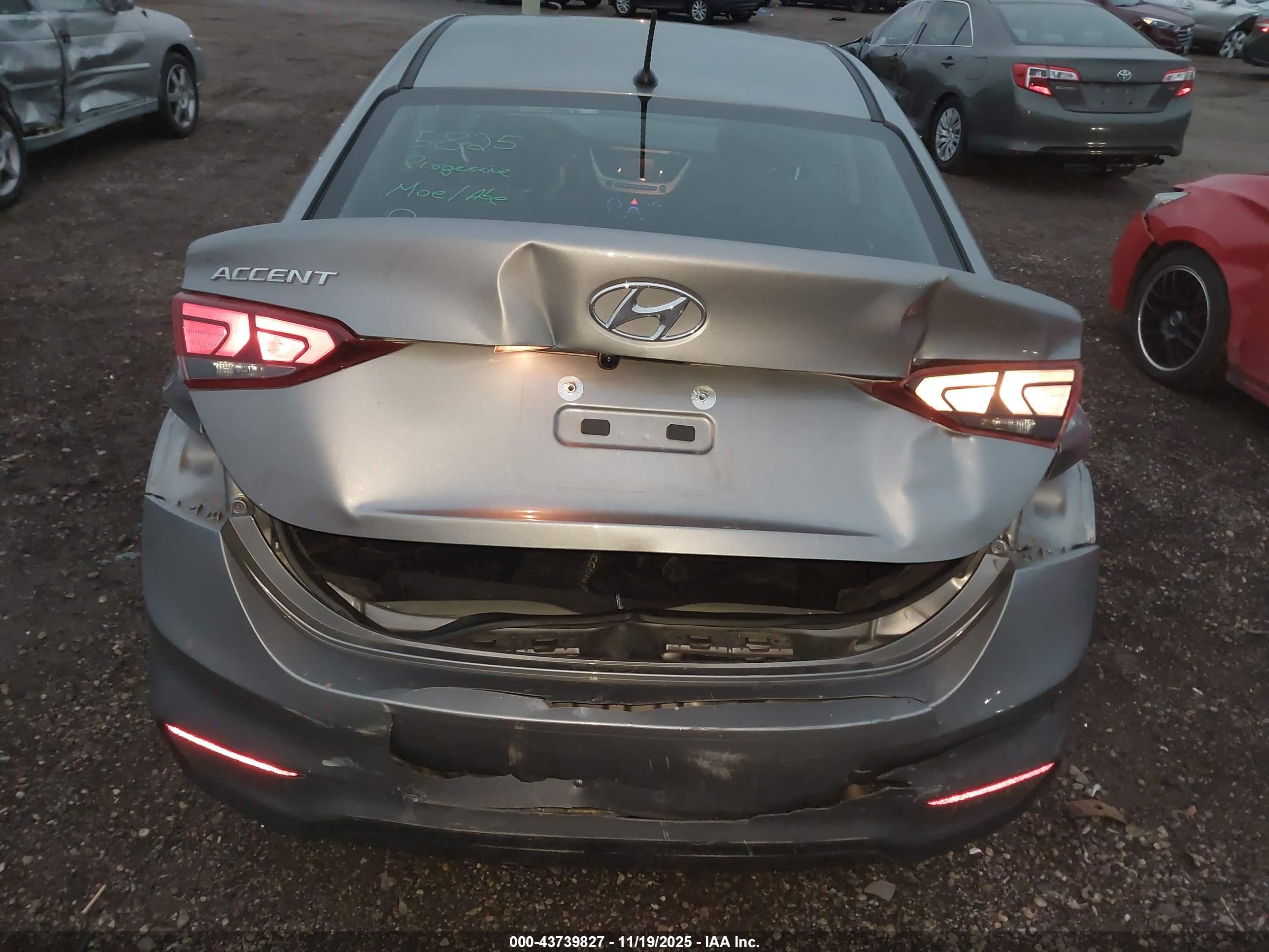 HYUNDAI ACCENT image 6
