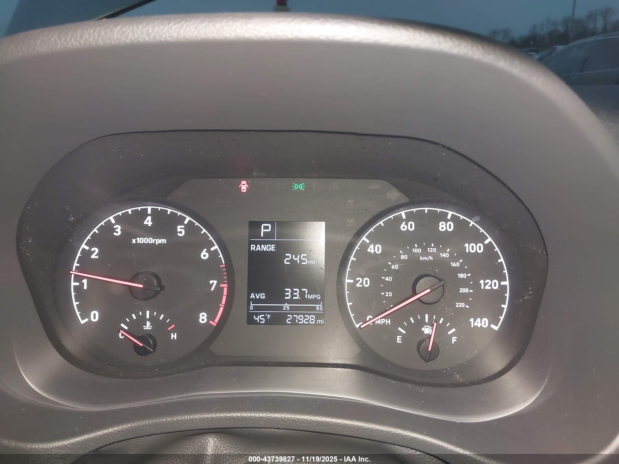 HYUNDAI ACCENT image 7