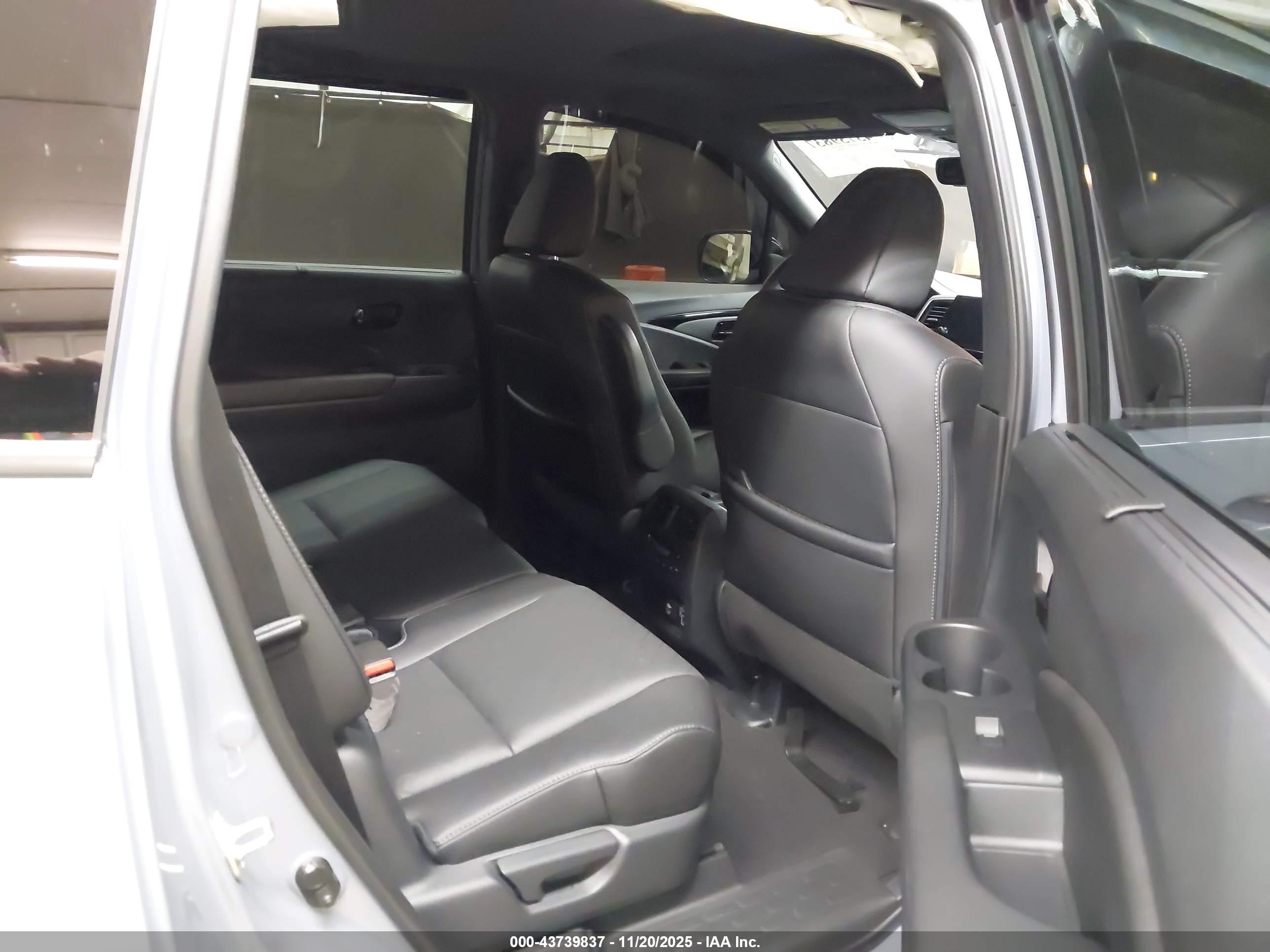 HONDA PASSPORT image 8