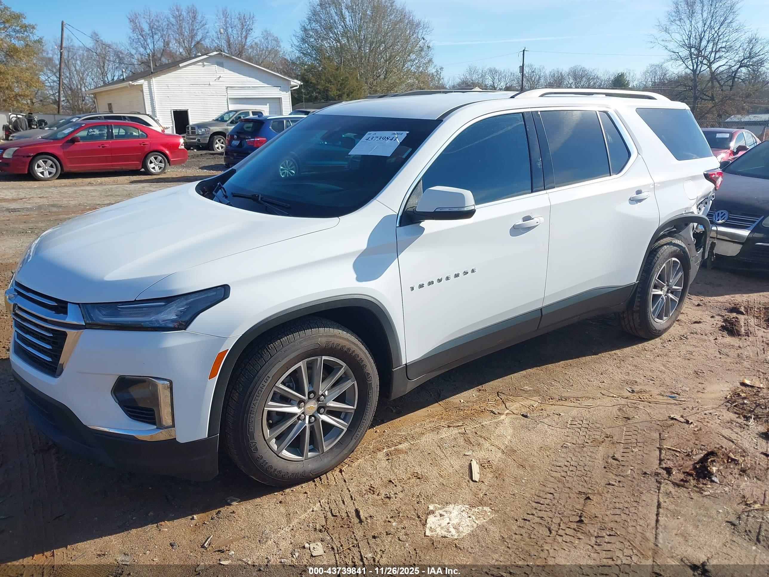 CHEVROLET TRAVERSE image 2