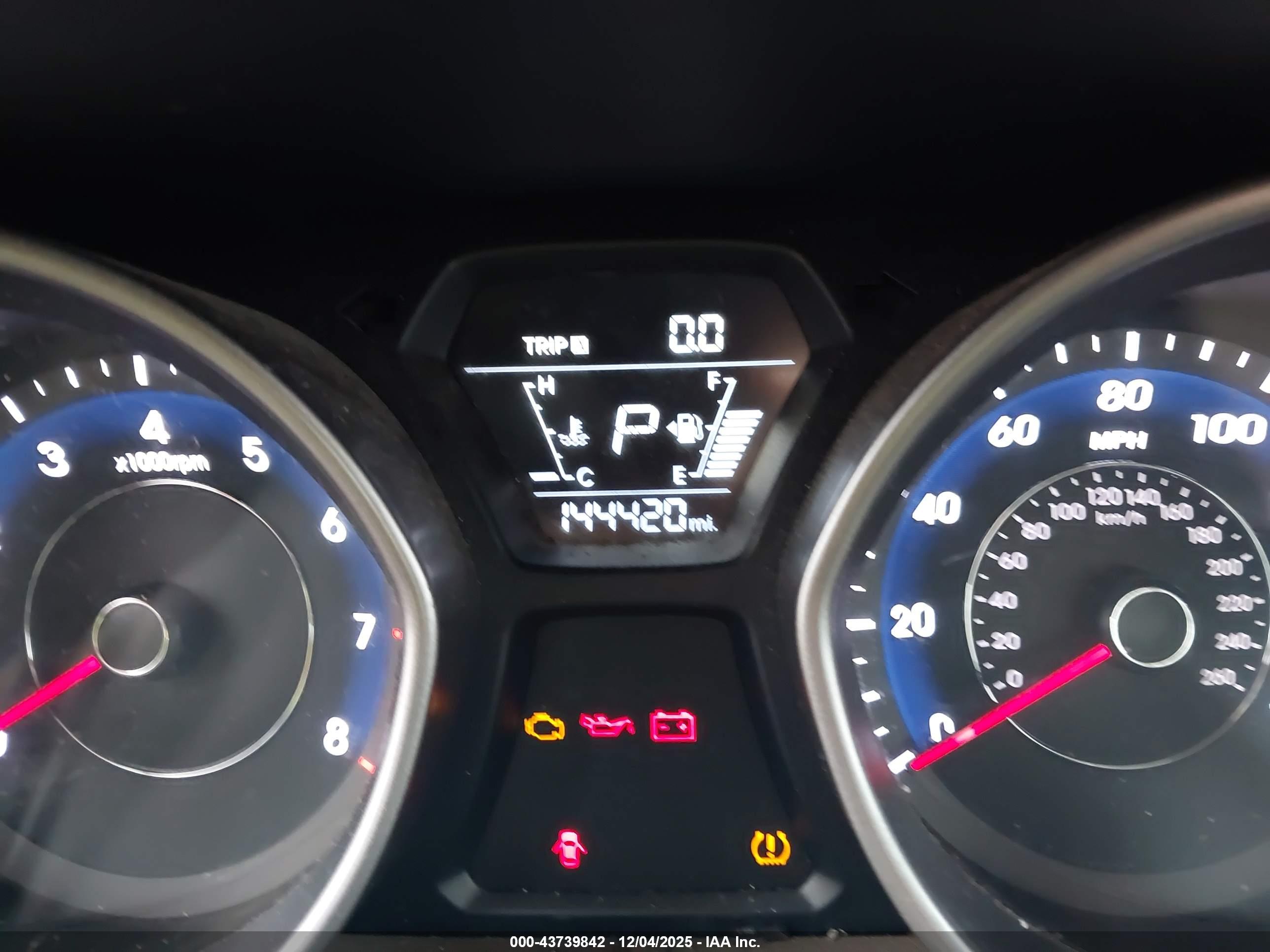 HYUNDAI ELANTRA image 7