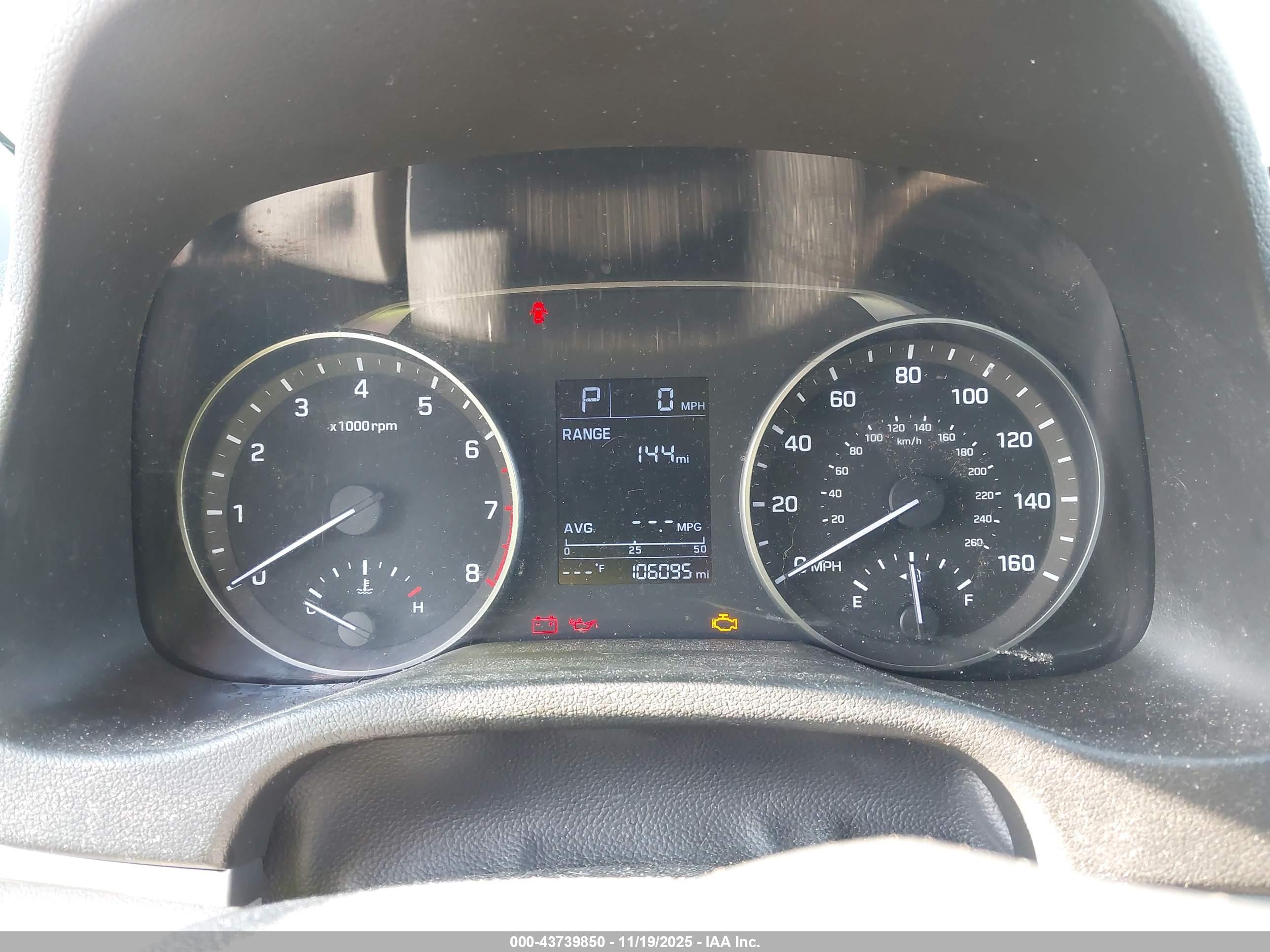 HYUNDAI ELANTRA image 7