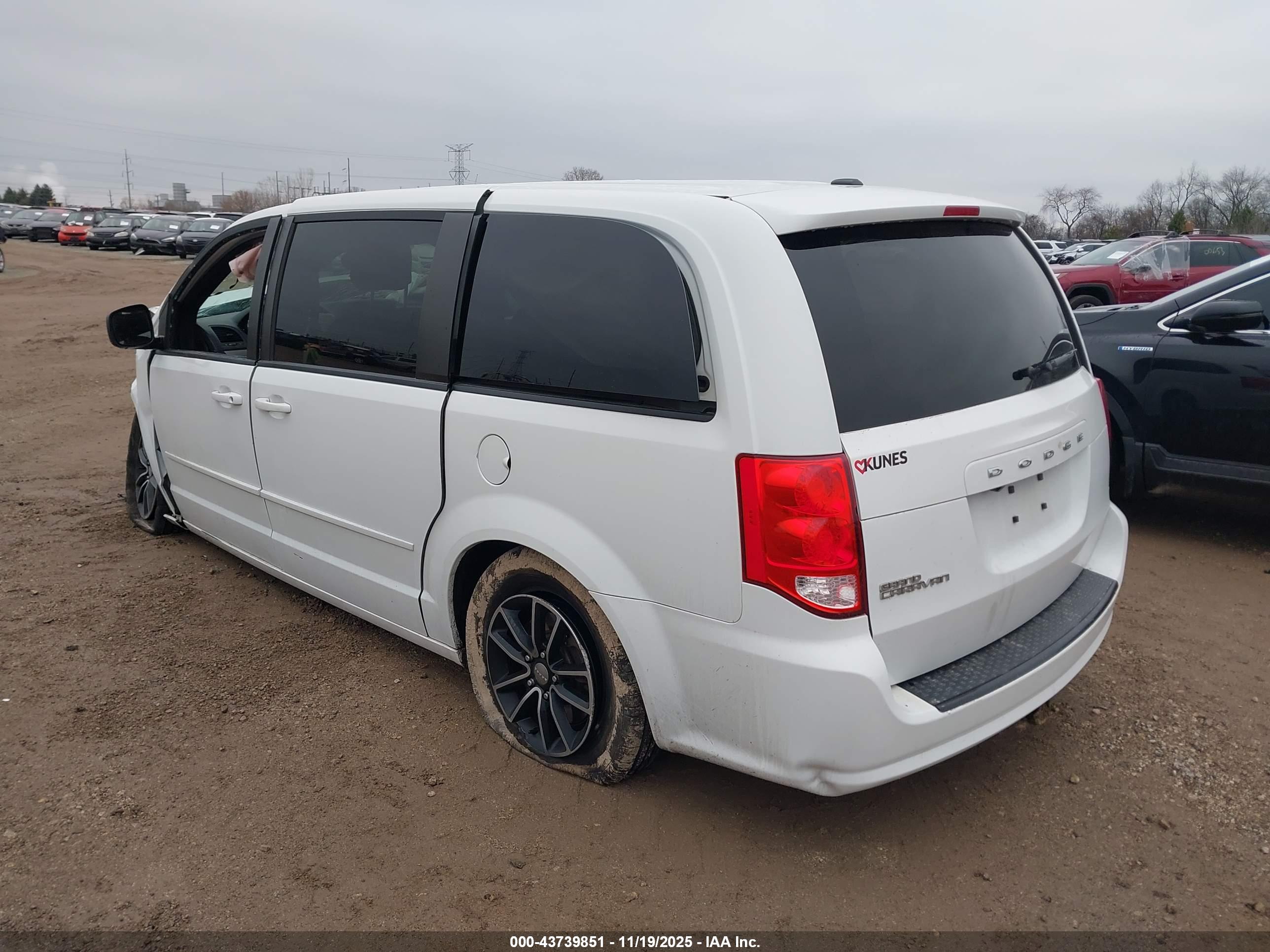 DODGE GRAND image 3
