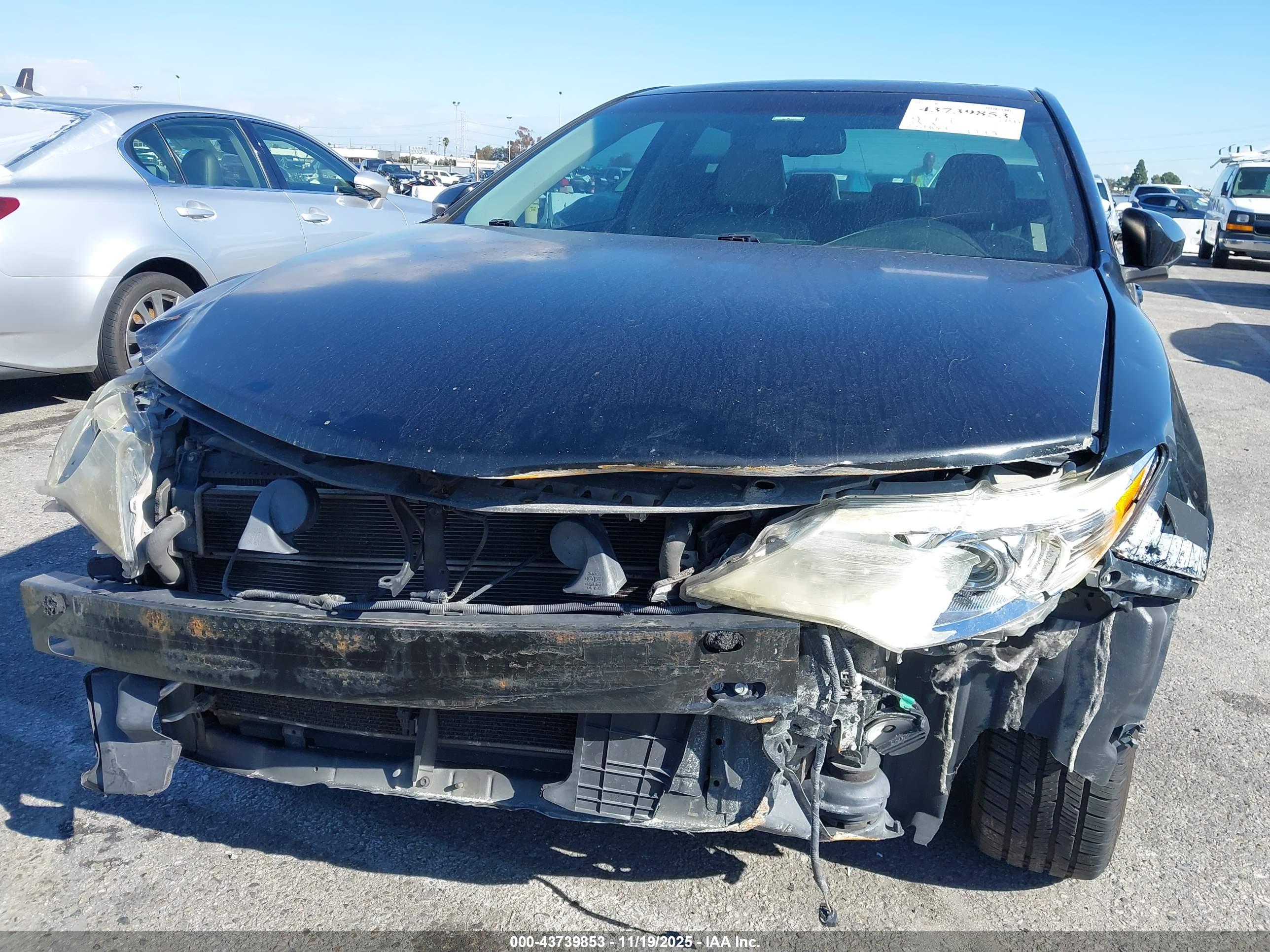 TOYOTA CAMRY image 6