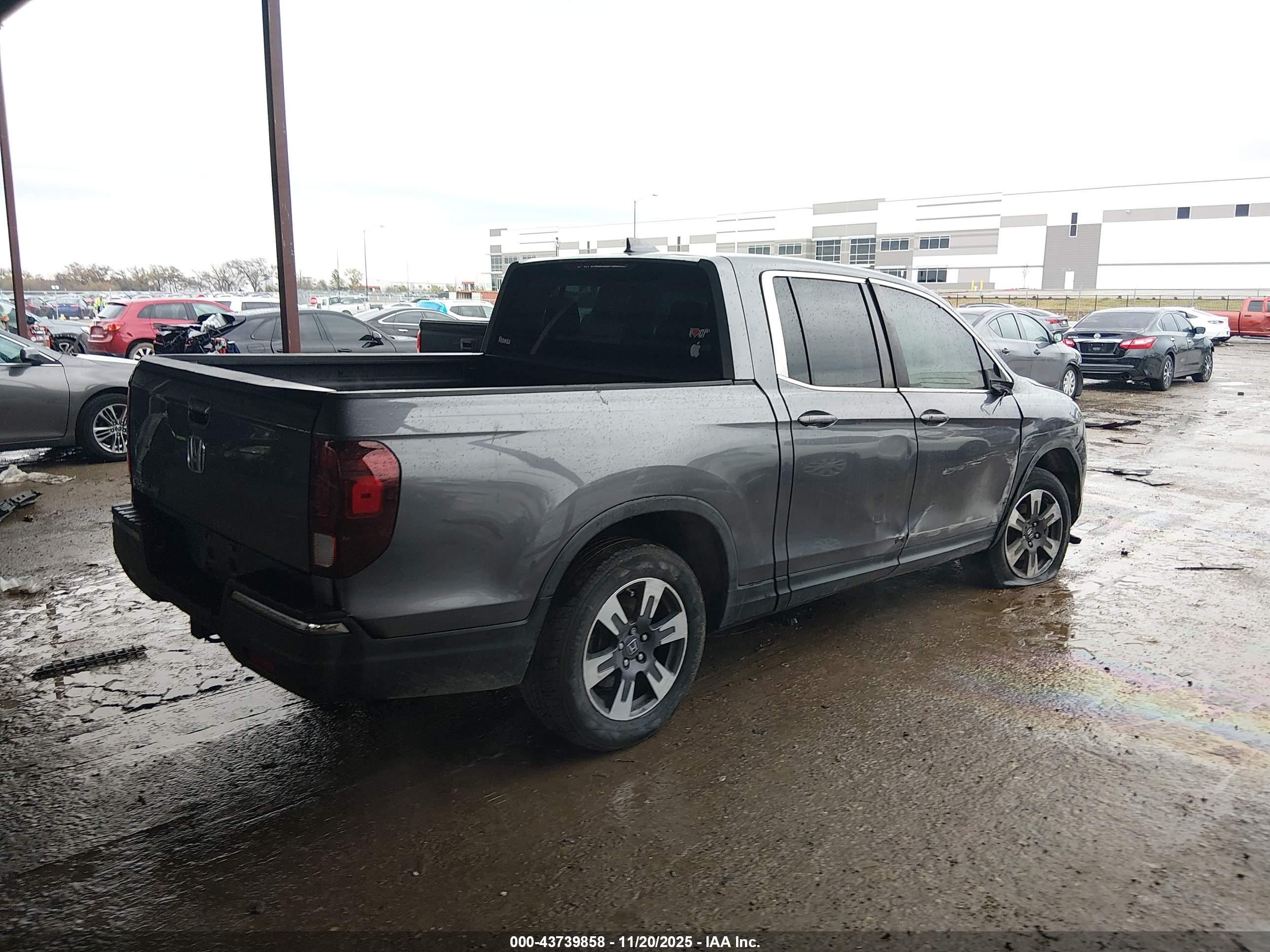 HONDA RIDGELINE image 4