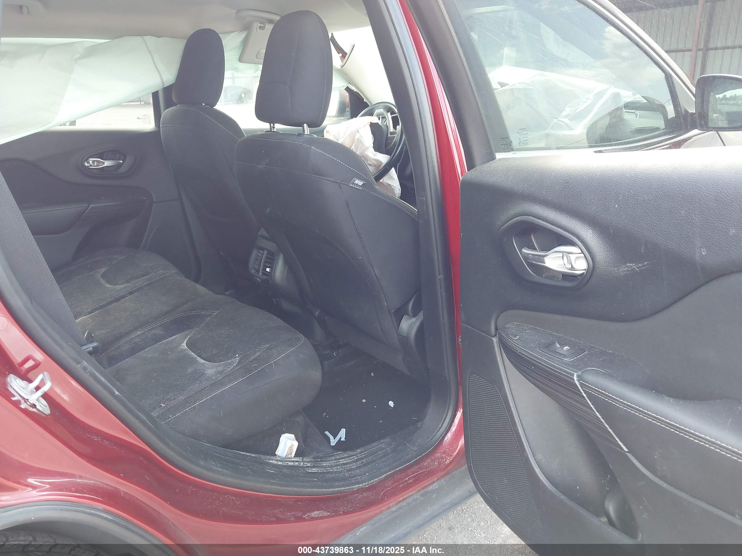 JEEP CHEROKEE image 8