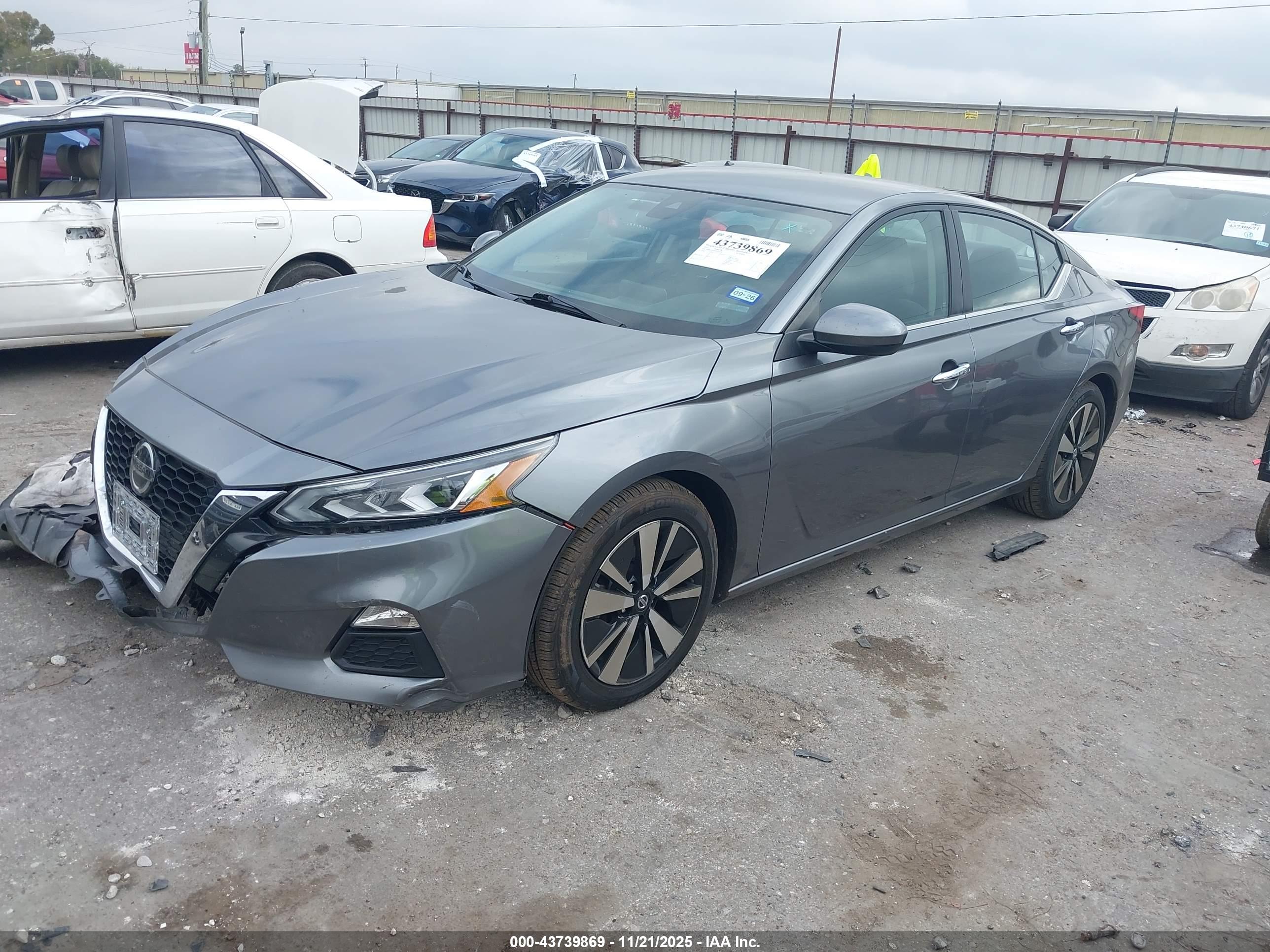 NISSAN ALTIMA image 2