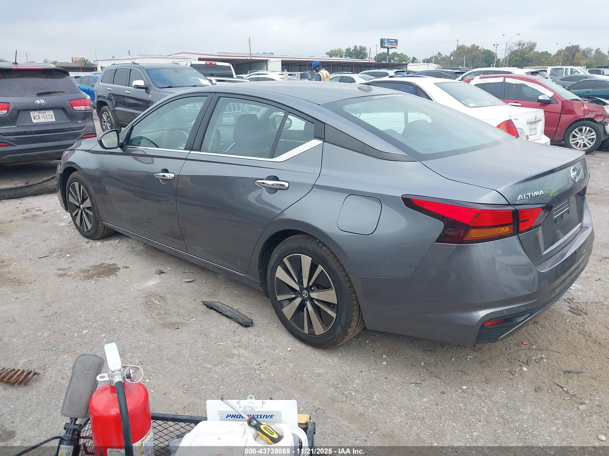 NISSAN ALTIMA image 3