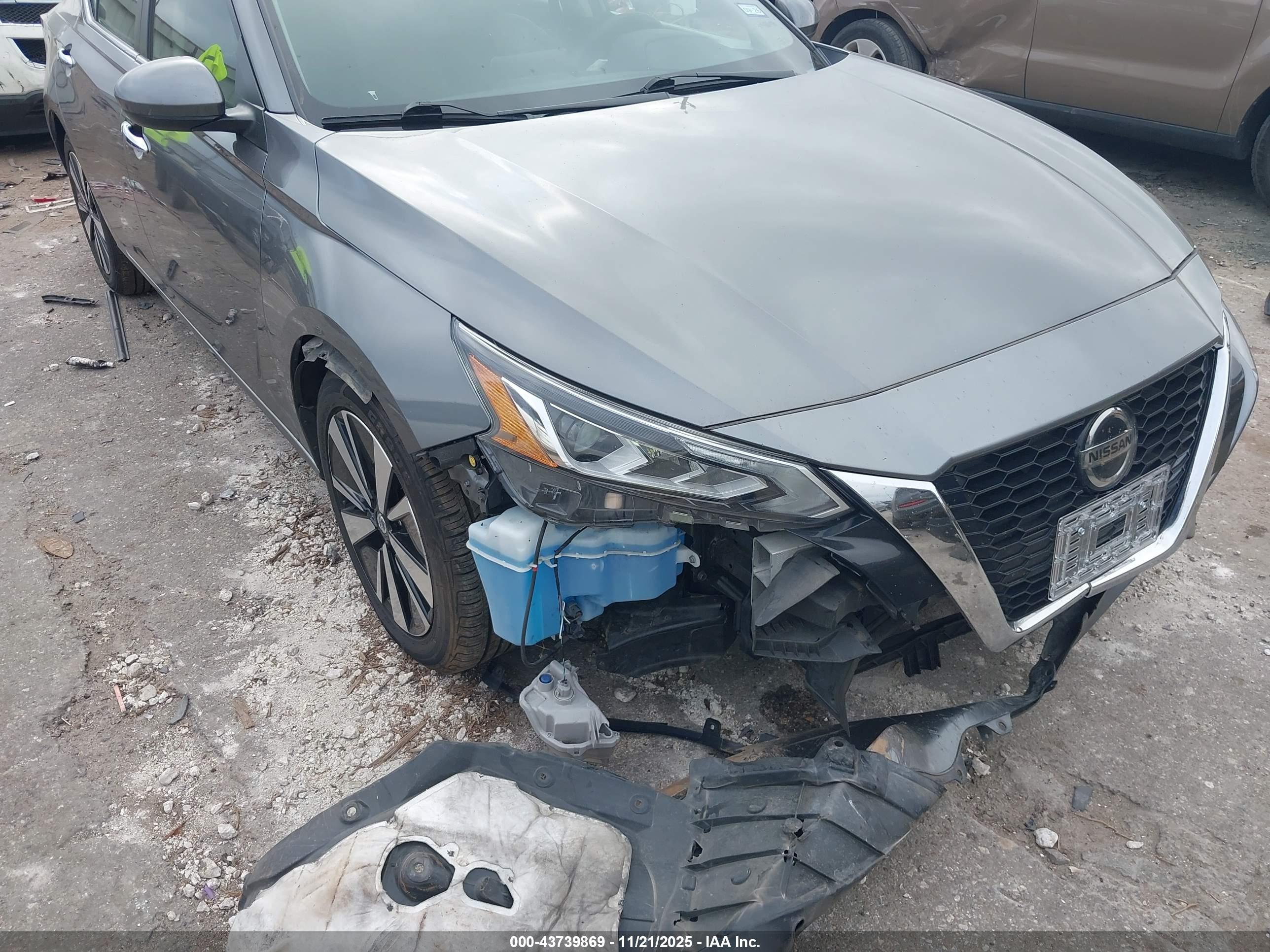 NISSAN ALTIMA image 6