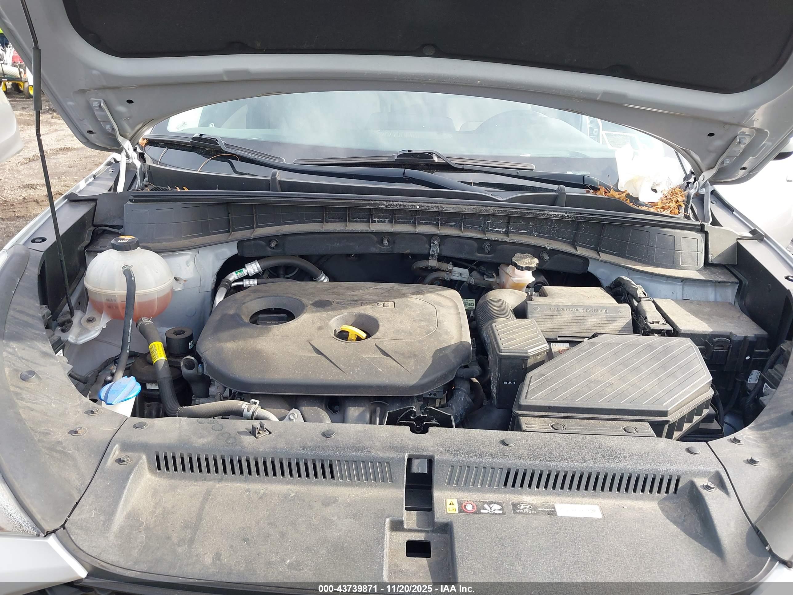 HYUNDAI TUCSON image 10