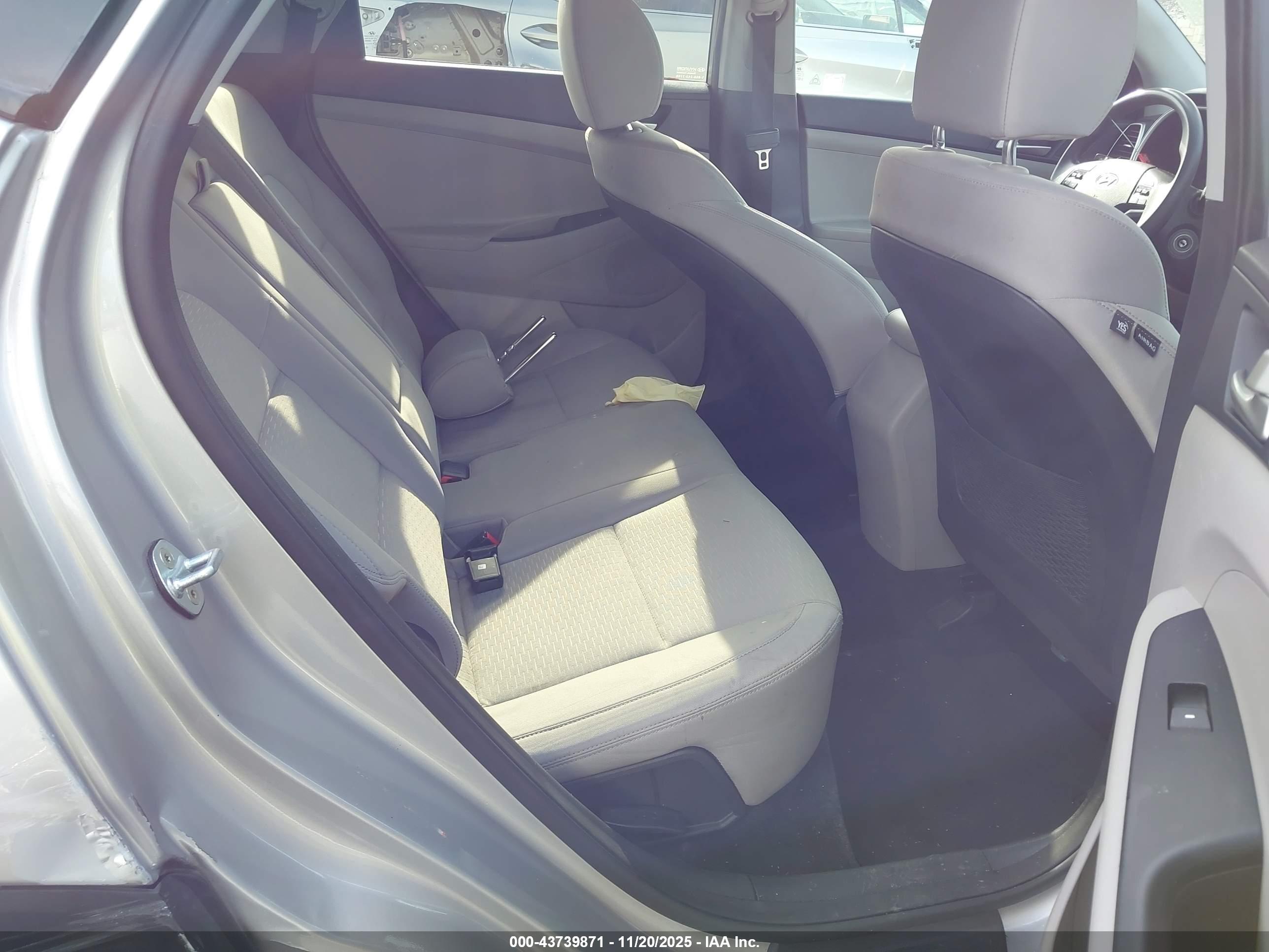 HYUNDAI TUCSON image 8