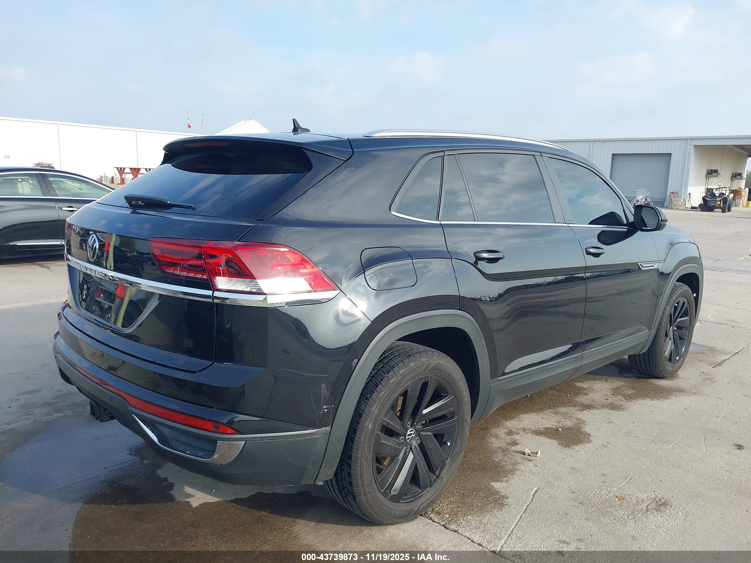 VOLKSWAGEN ATLAS image 4