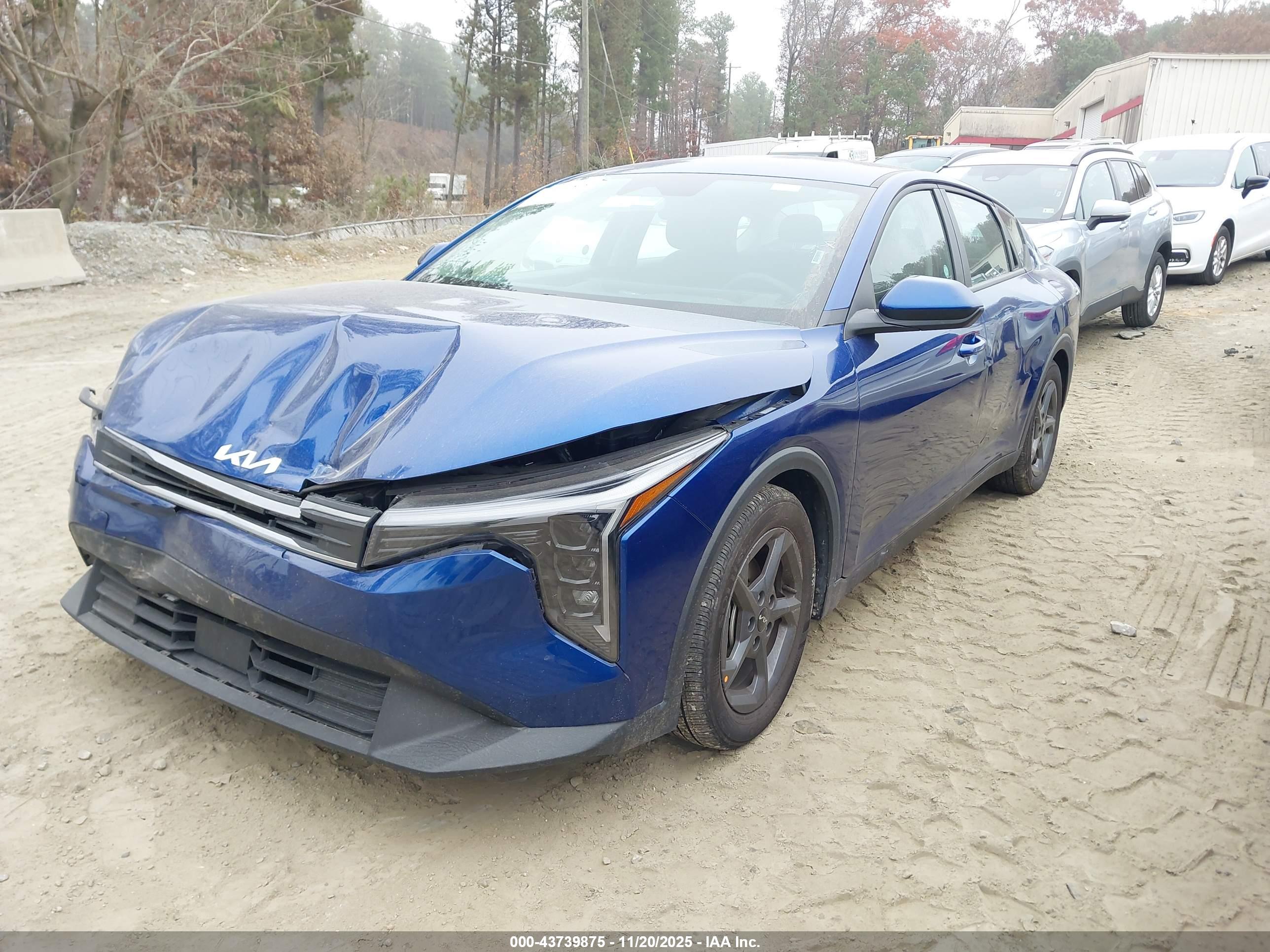 KIA K4 image 2