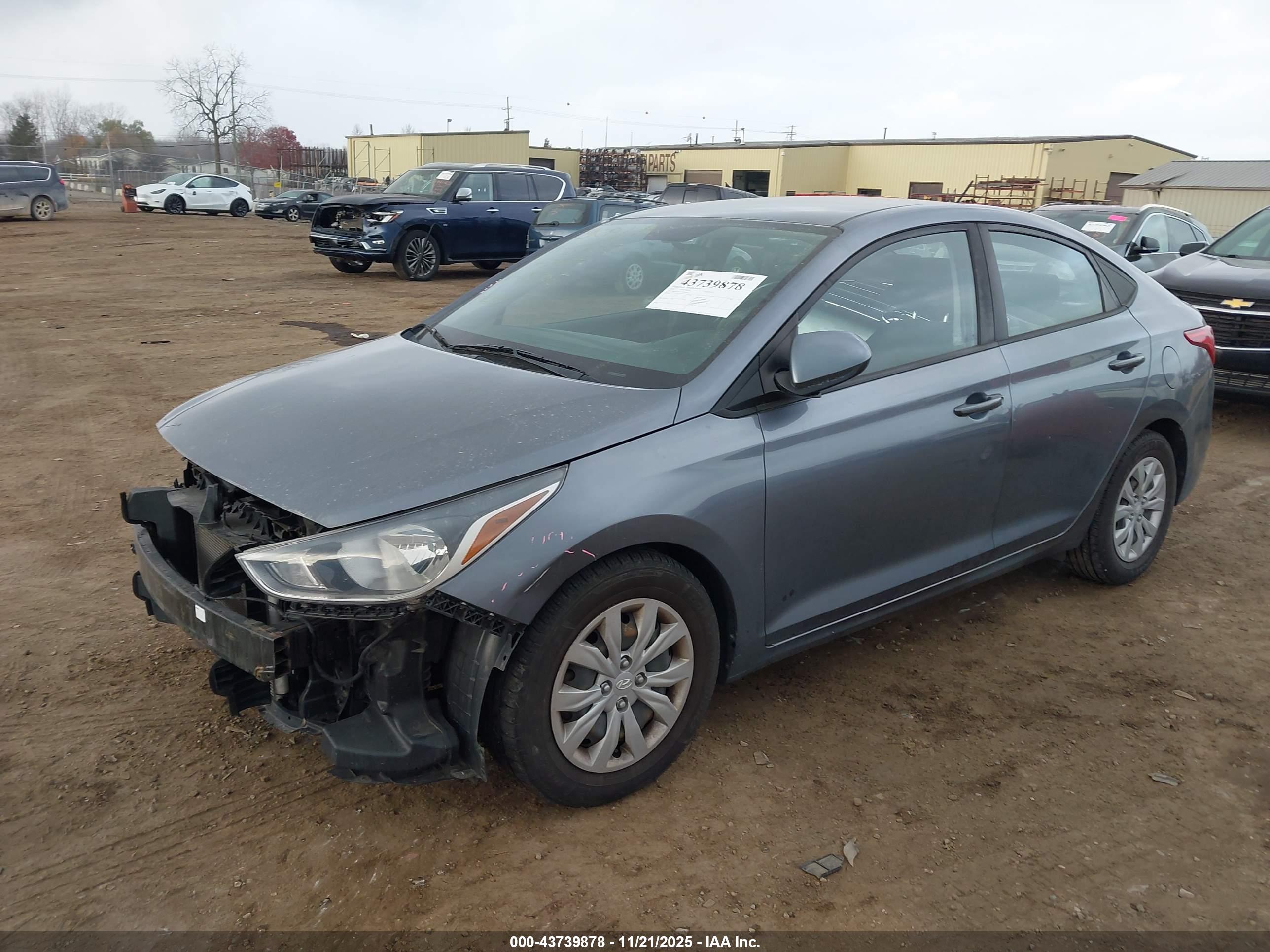 HYUNDAI ACCENT image 2