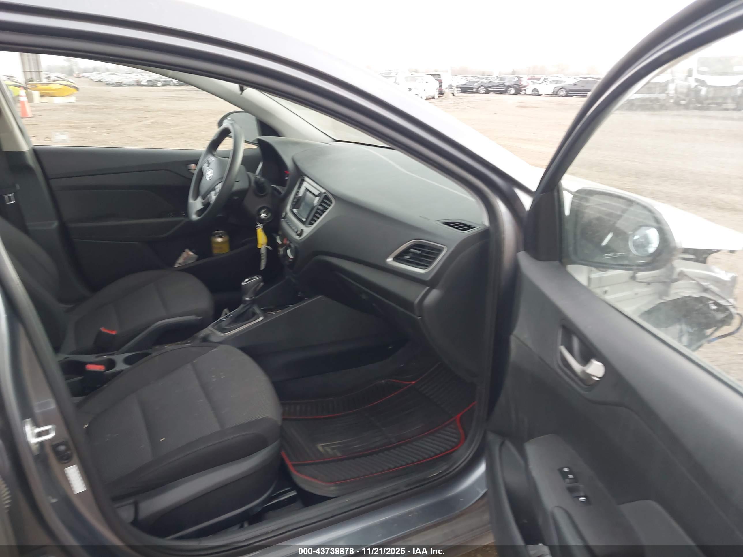 HYUNDAI ACCENT image 5